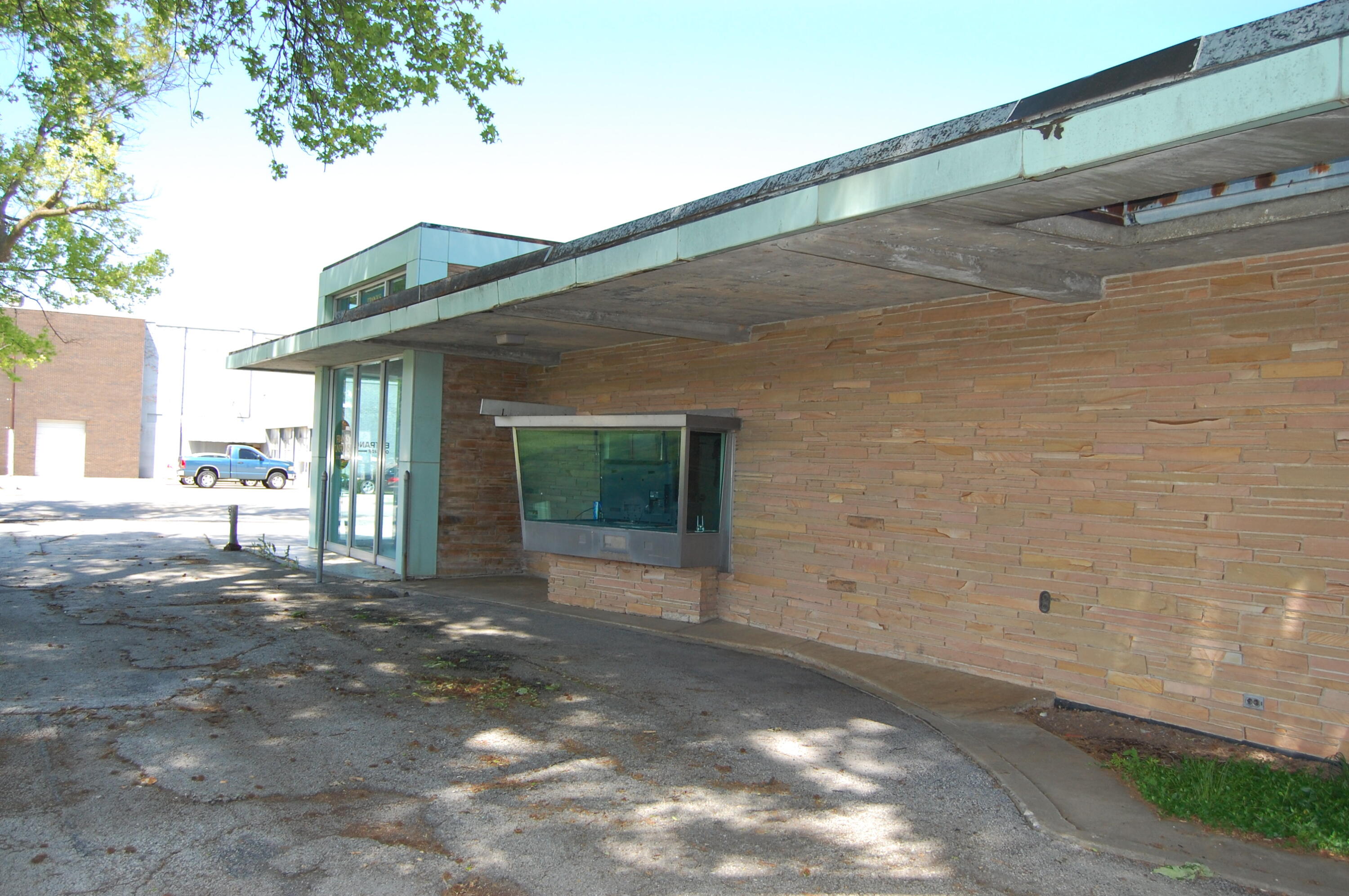 532 East Walnut Street Property Photo 2