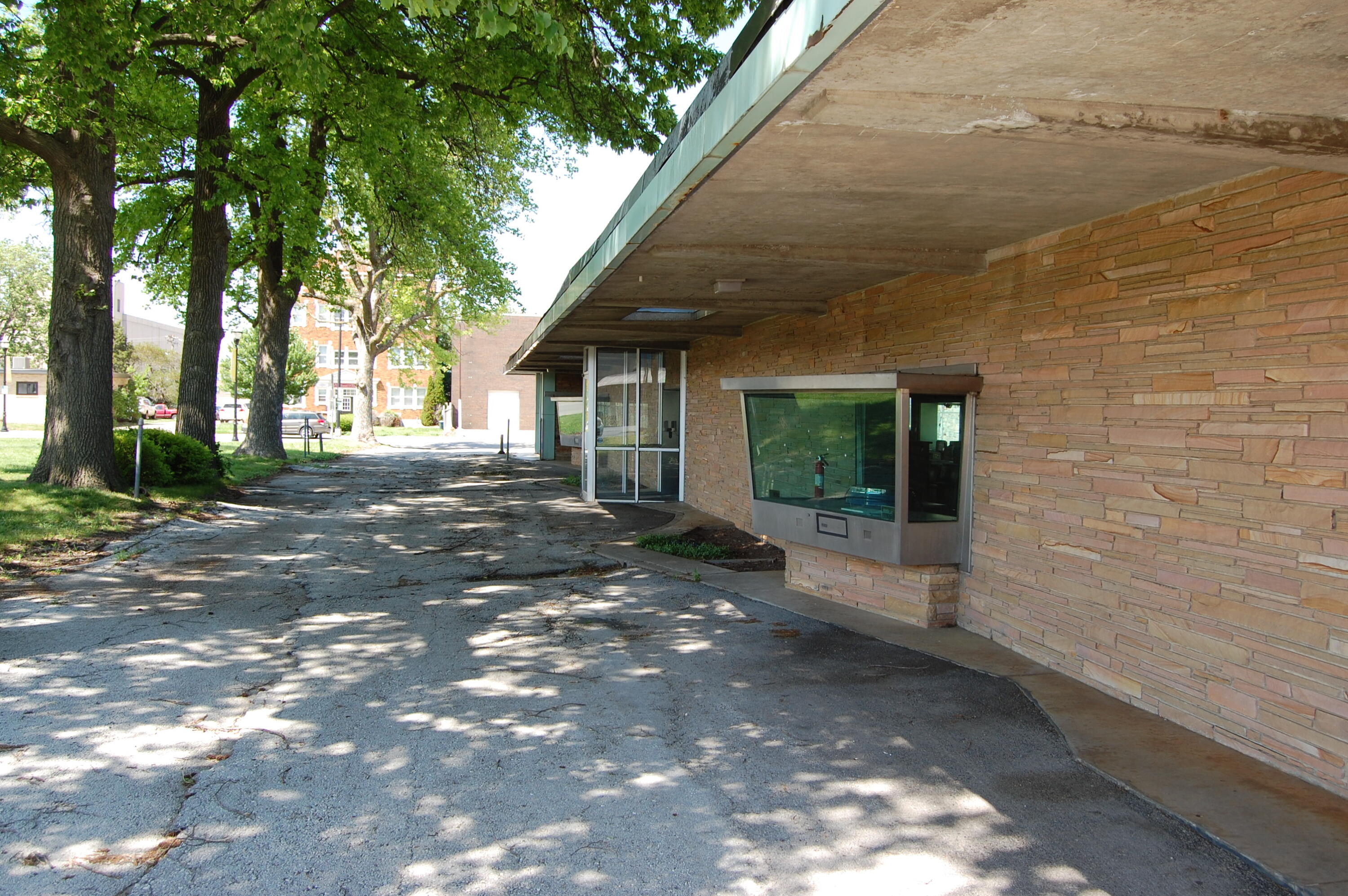 532 East Walnut Street Property Photo 4