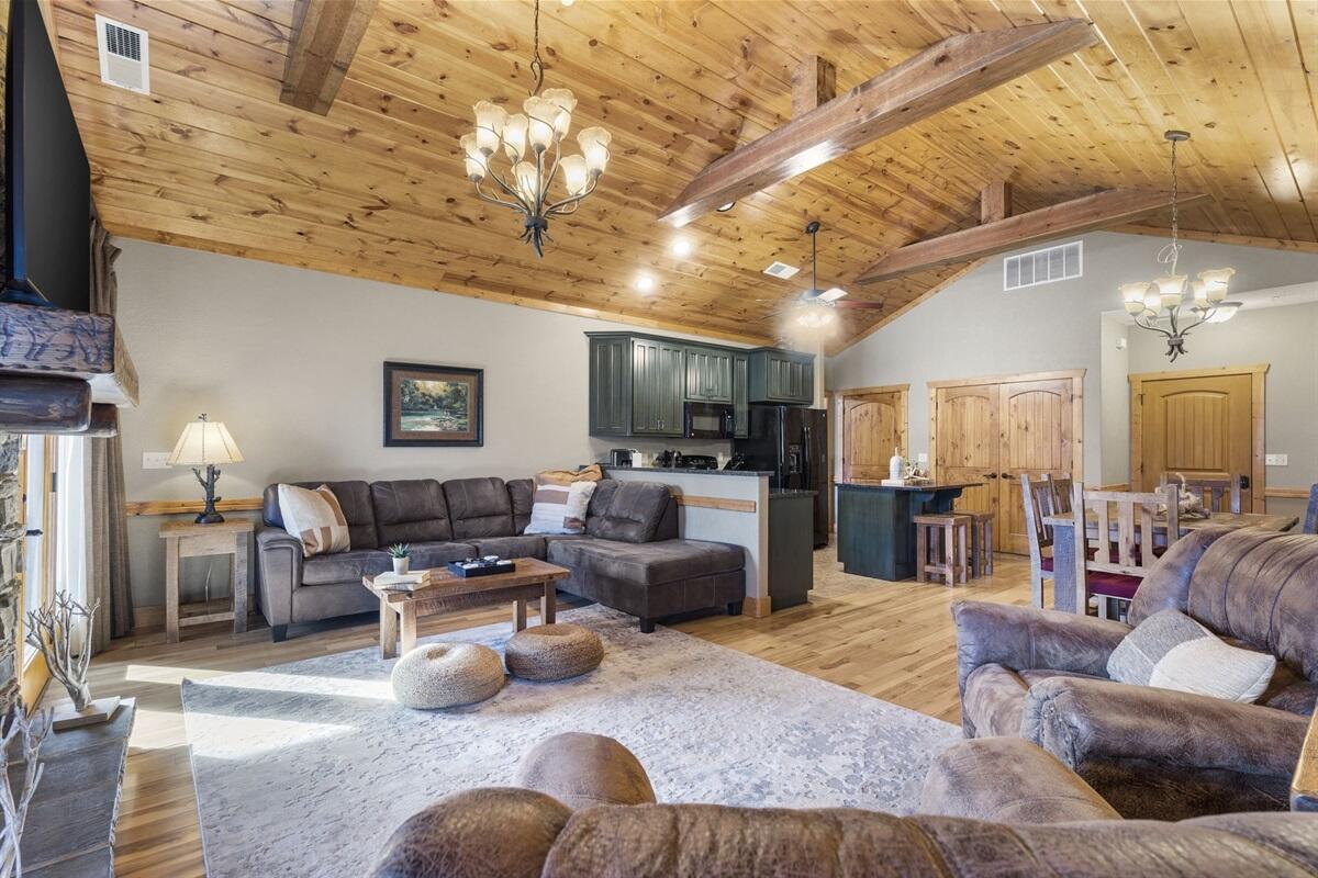 128 Rocking Chair Loop Property Photo 4