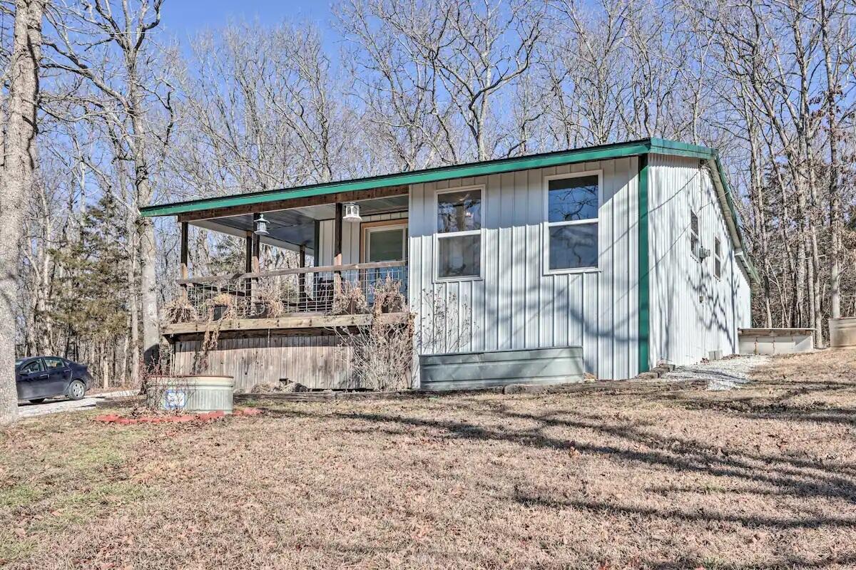 3142 Fishin Hole Road Property Photo 1