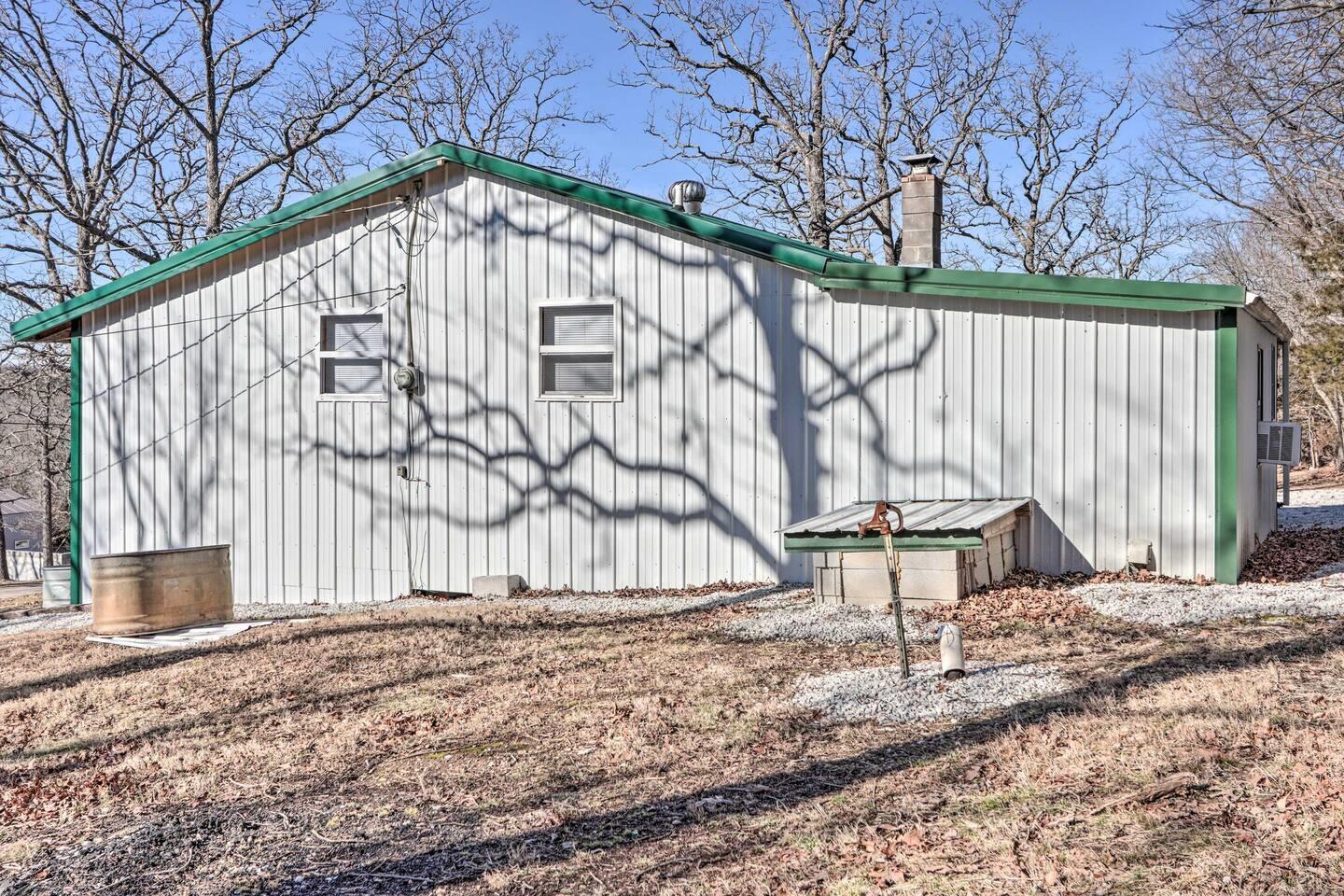 3142 Fishin Hole Road Property Photo 3