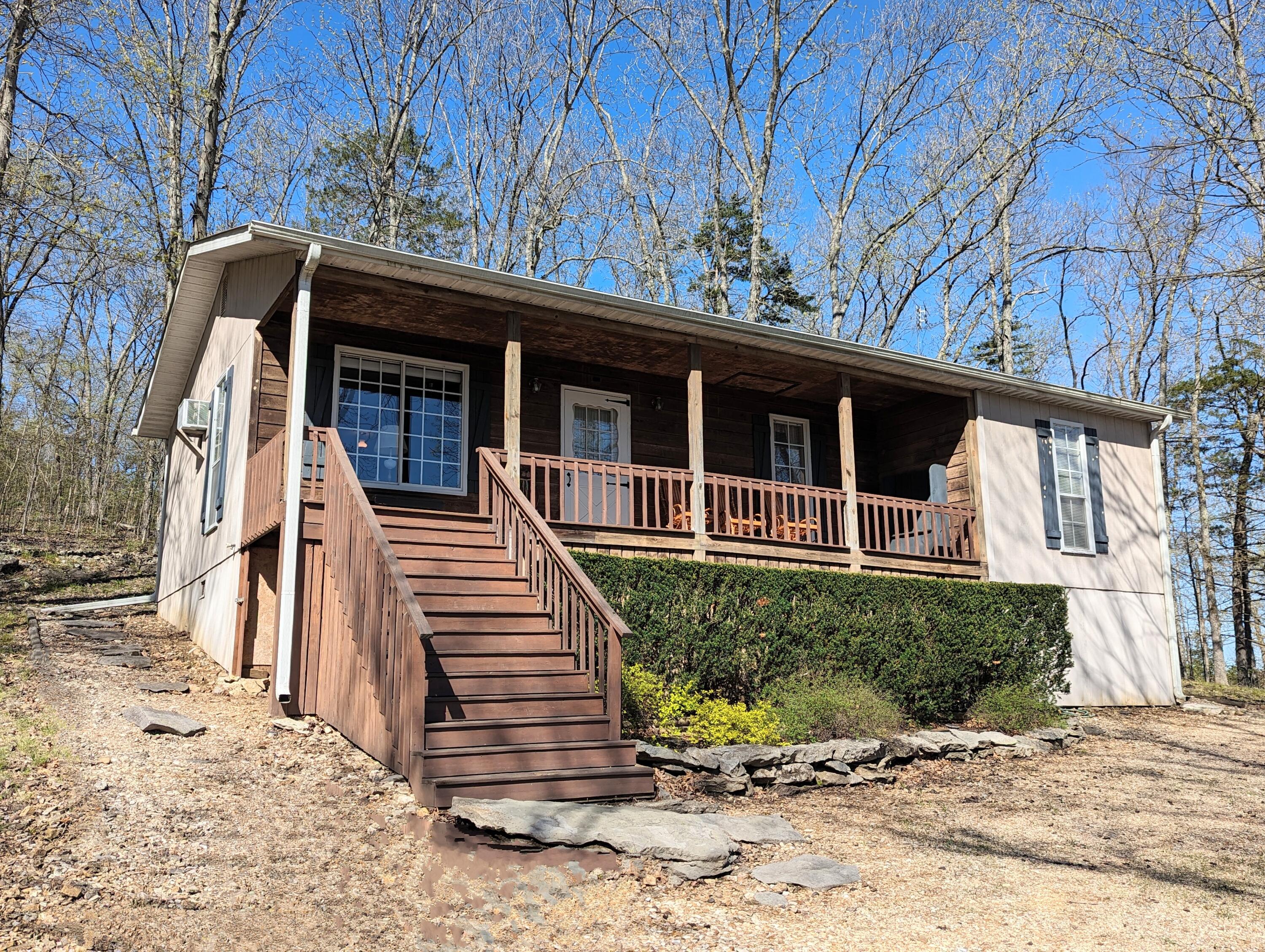 750 Saint Cloud Drive Property Photo 4