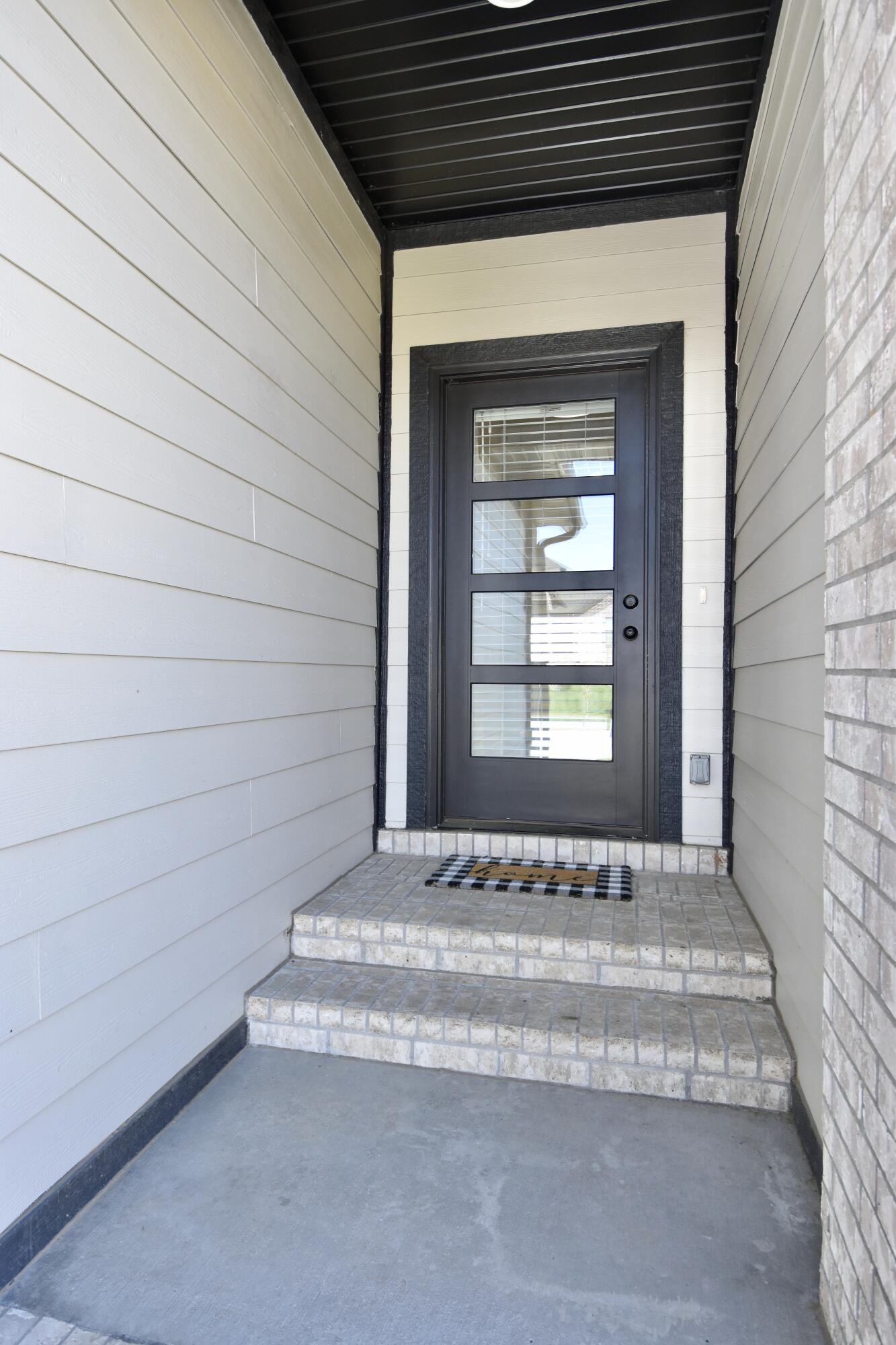 1505 North Thornhill Drive Property Photo 3
