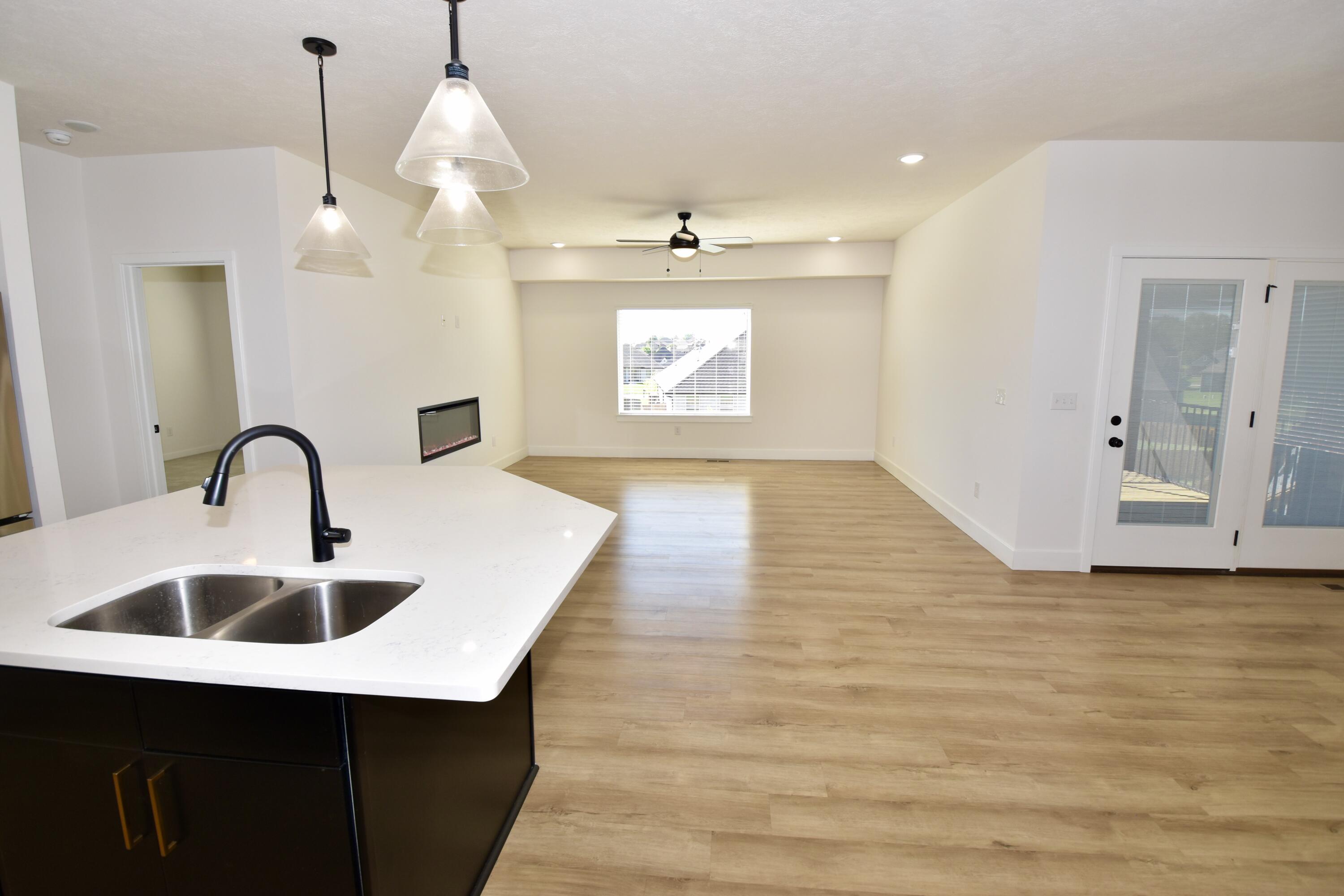 1505 North Thornhill Drive Property Photo 9