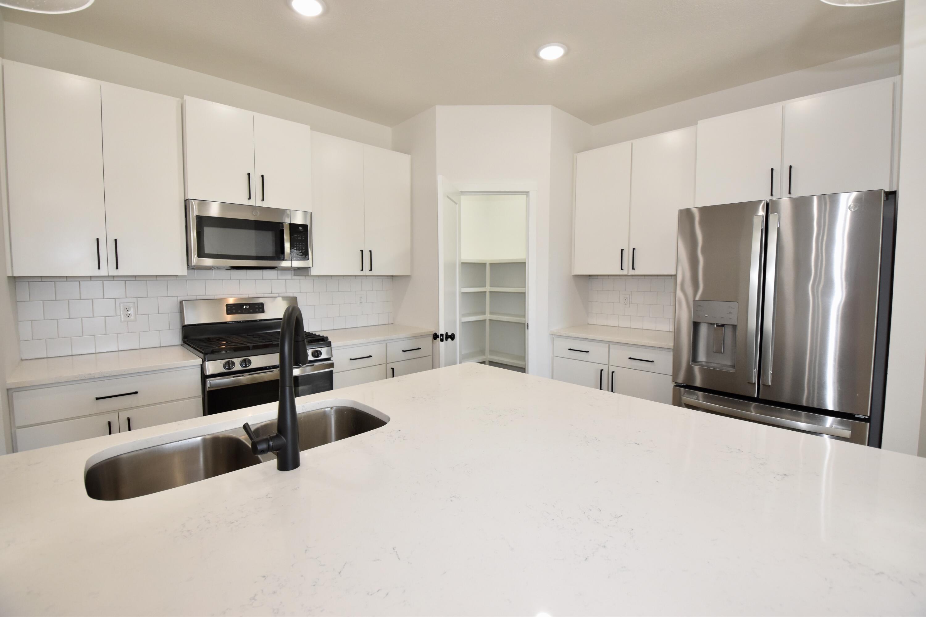 1505 North Thornhill Drive Property Photo 11