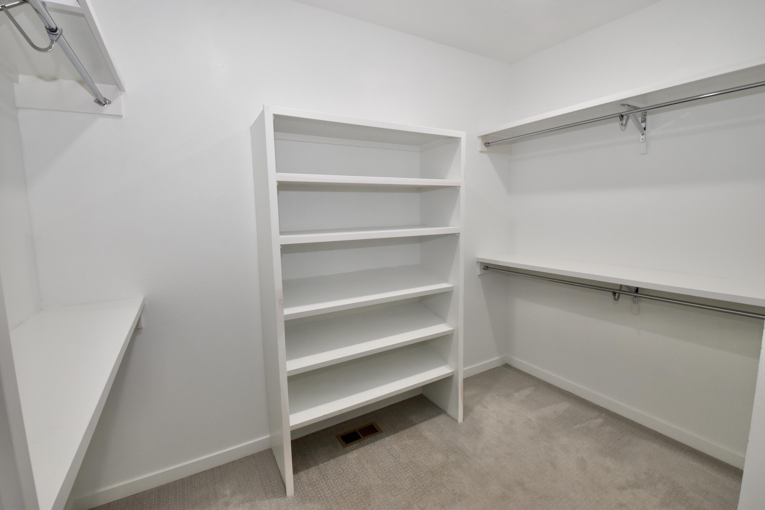 1505 North Thornhill Drive Property Photo 24