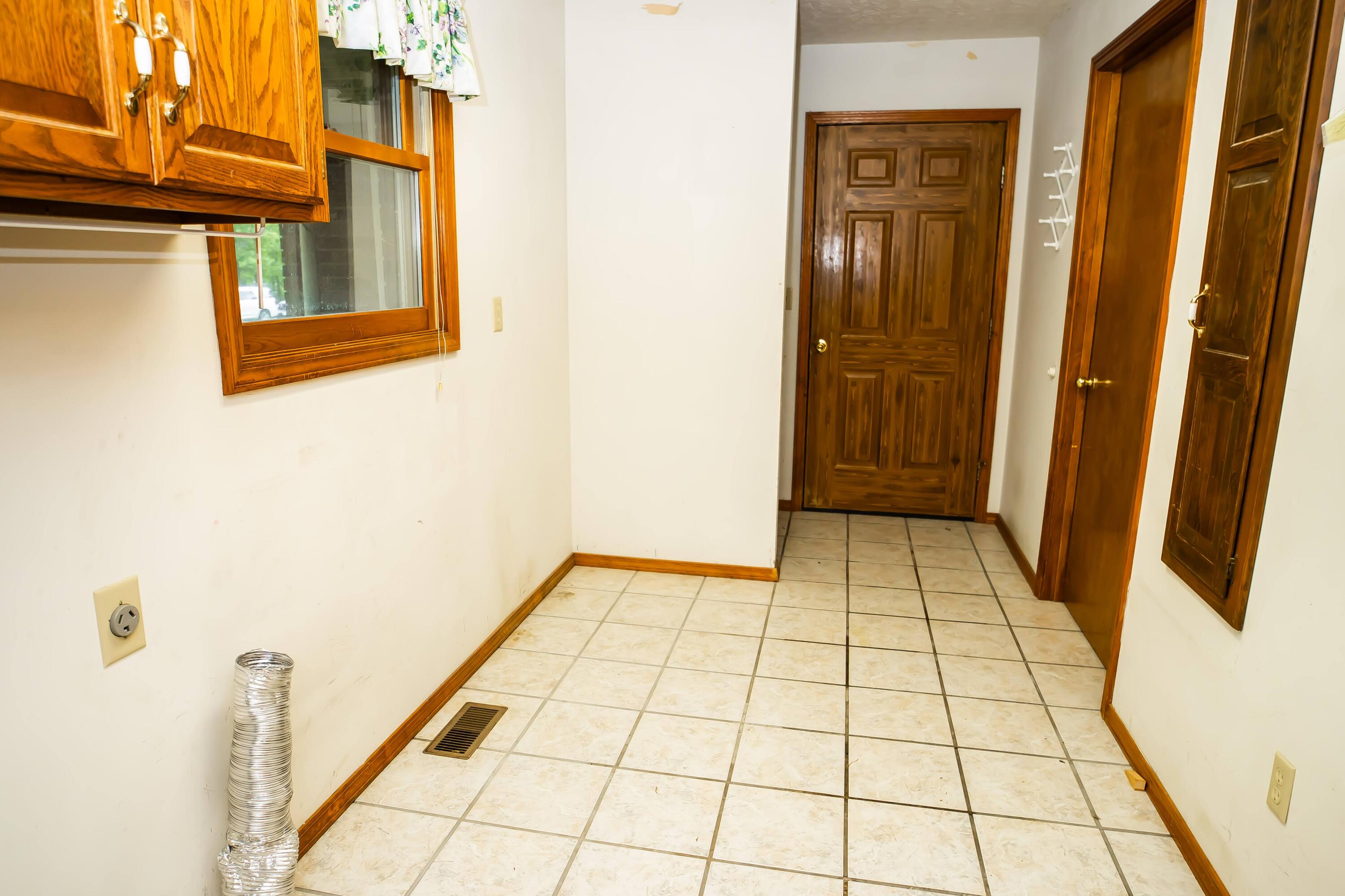 3672 East Farm Road 26 Property Photo 6