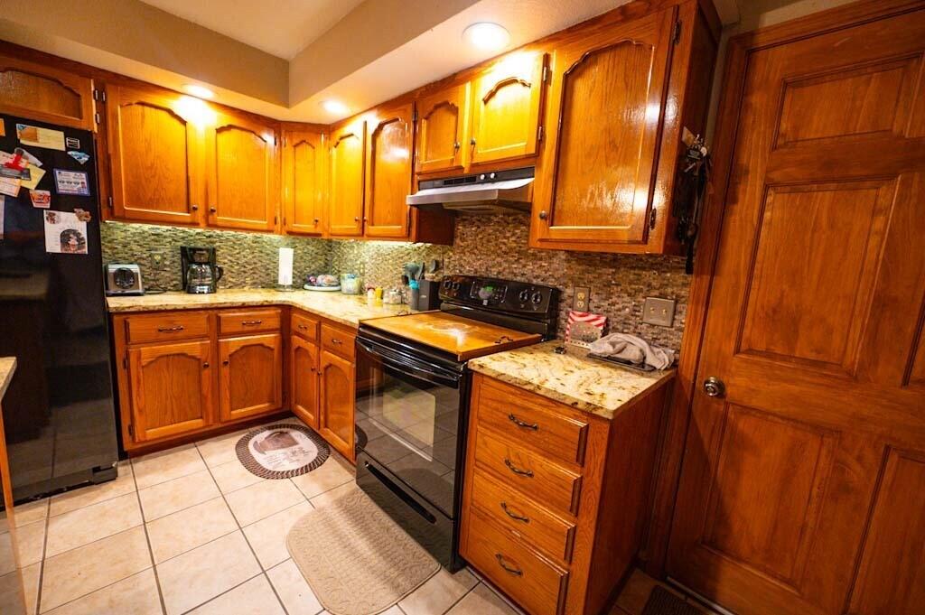 4425 E 360 Rd Property Photo 18