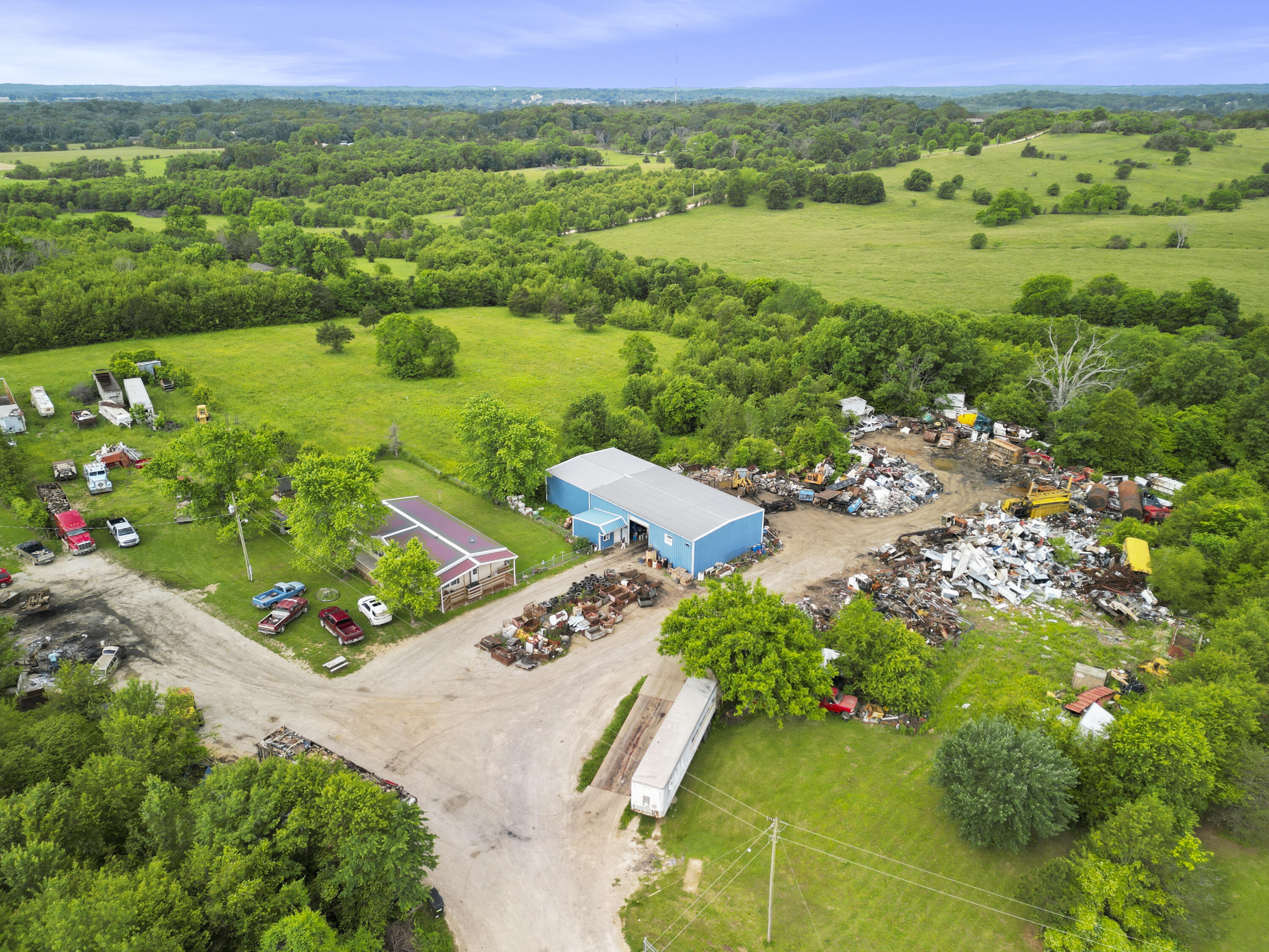 1219 Private Road 1060 Property Photo 2
