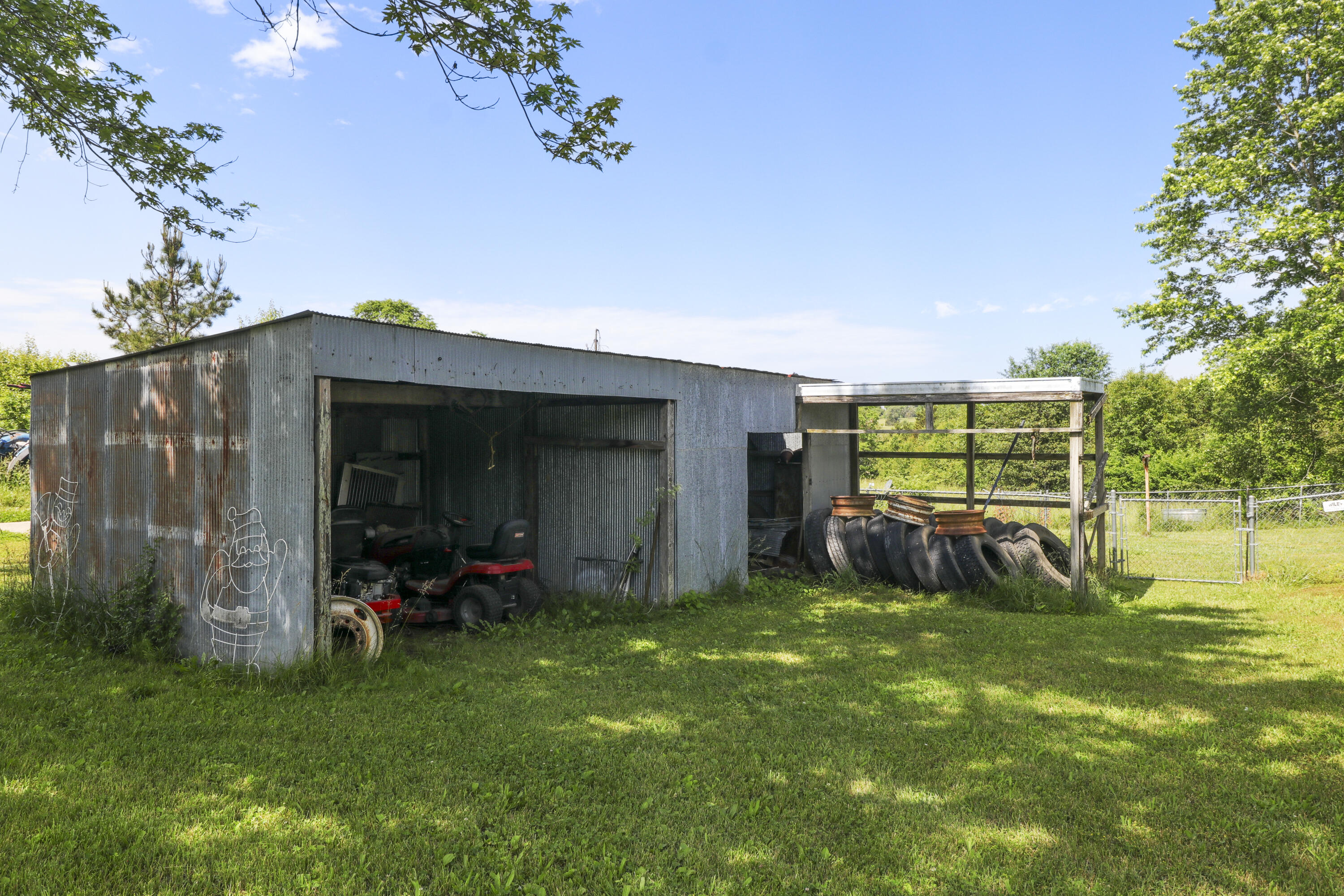 1219 Private Road 1060 Property Photo 22