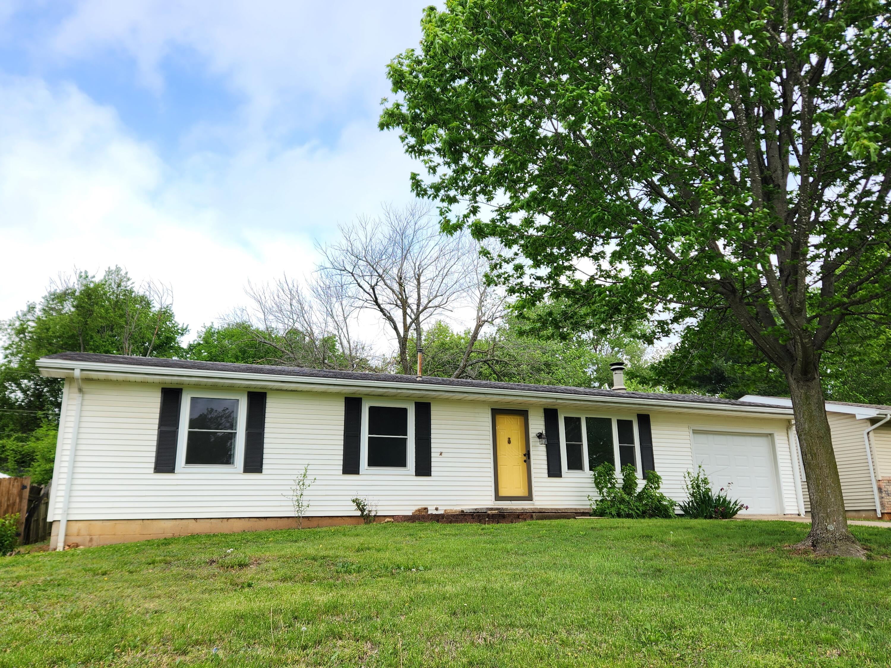 525 South Hilton Avenue Property Photo 1