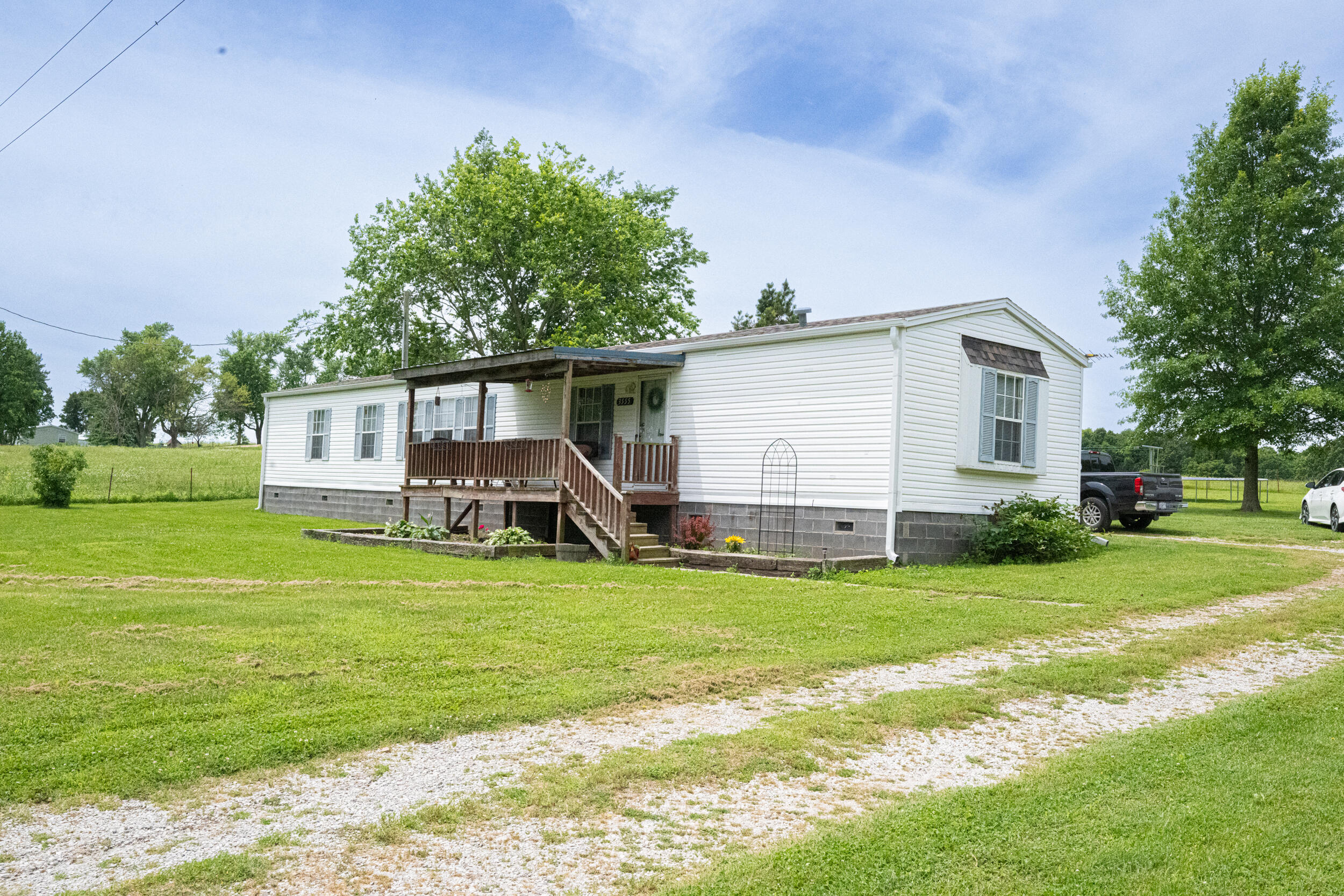 3555 Farm Road 1012 Property Photo 3