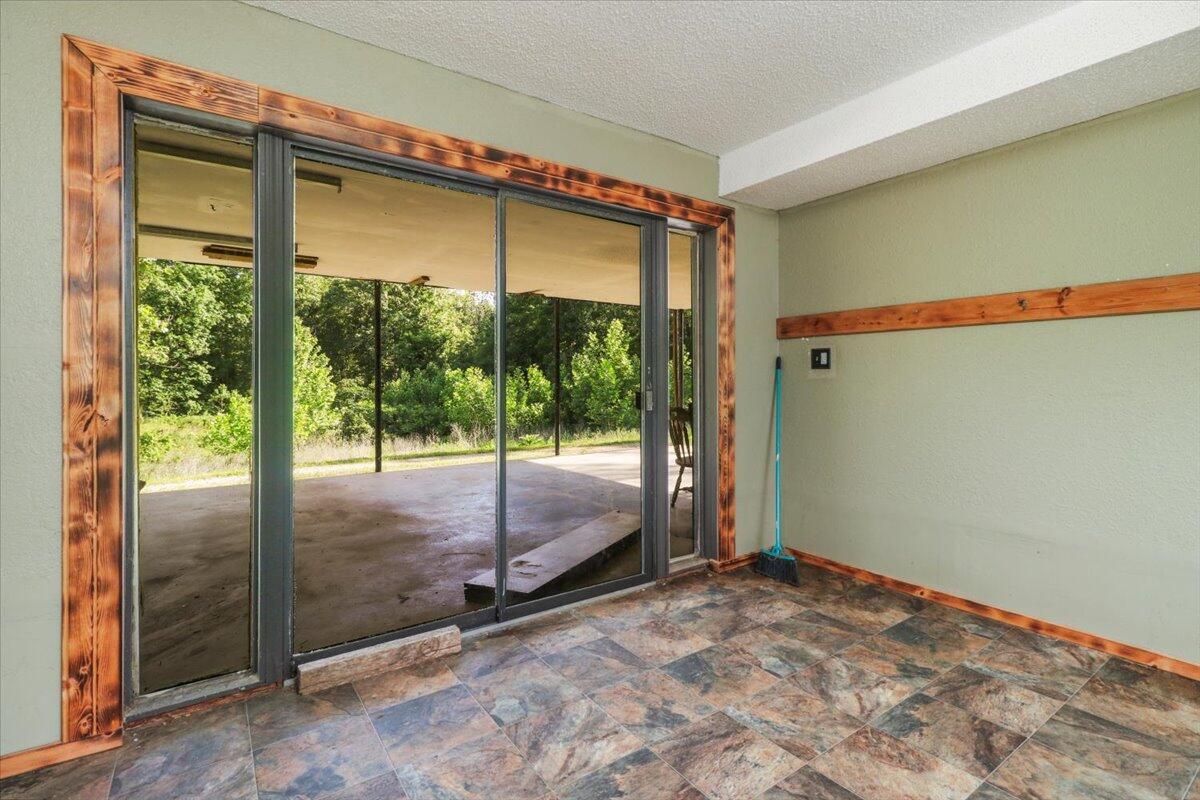 9845 County Road 8530 Property Photo 10