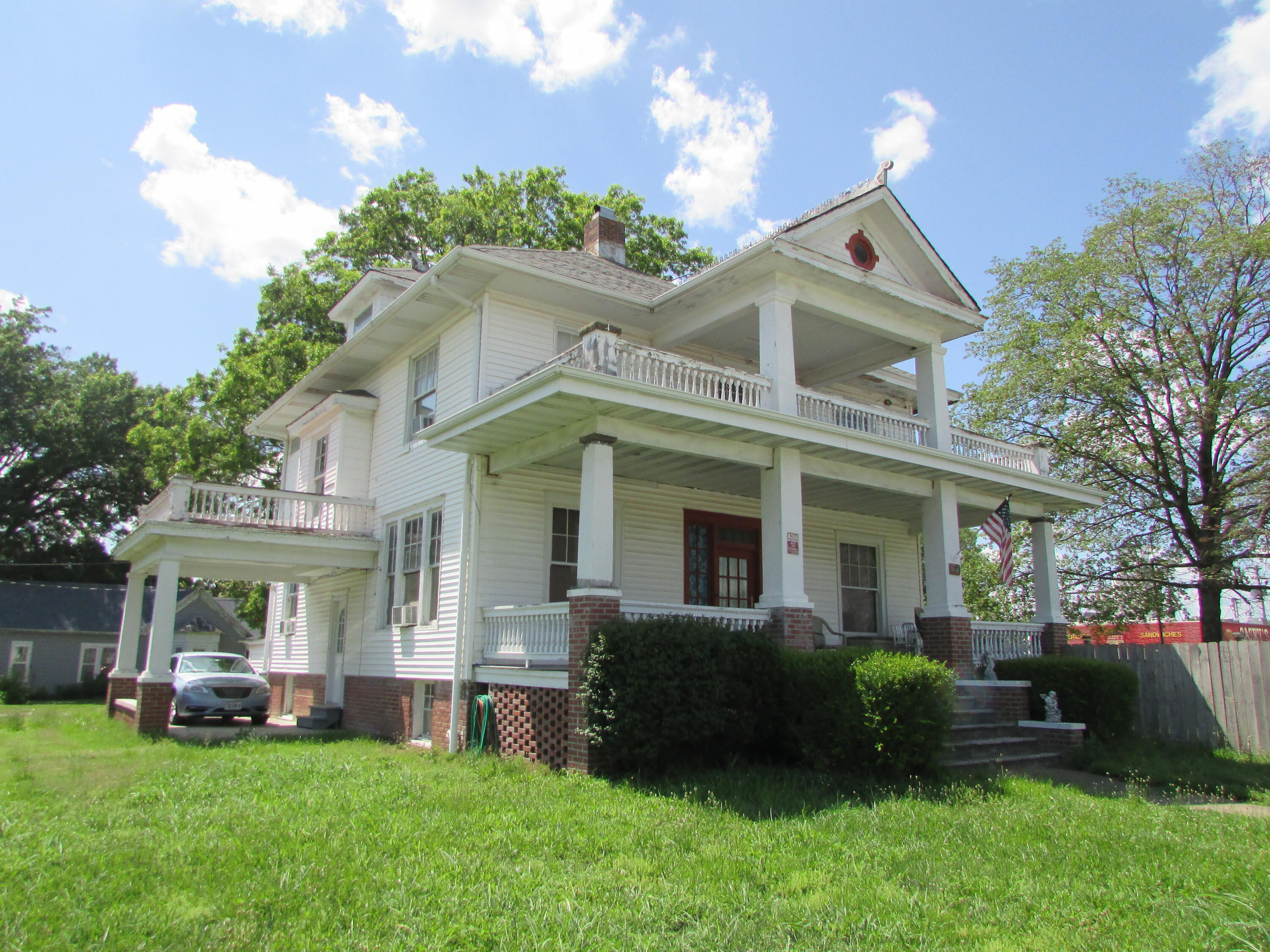 1001 South Main Street Property Photo 3