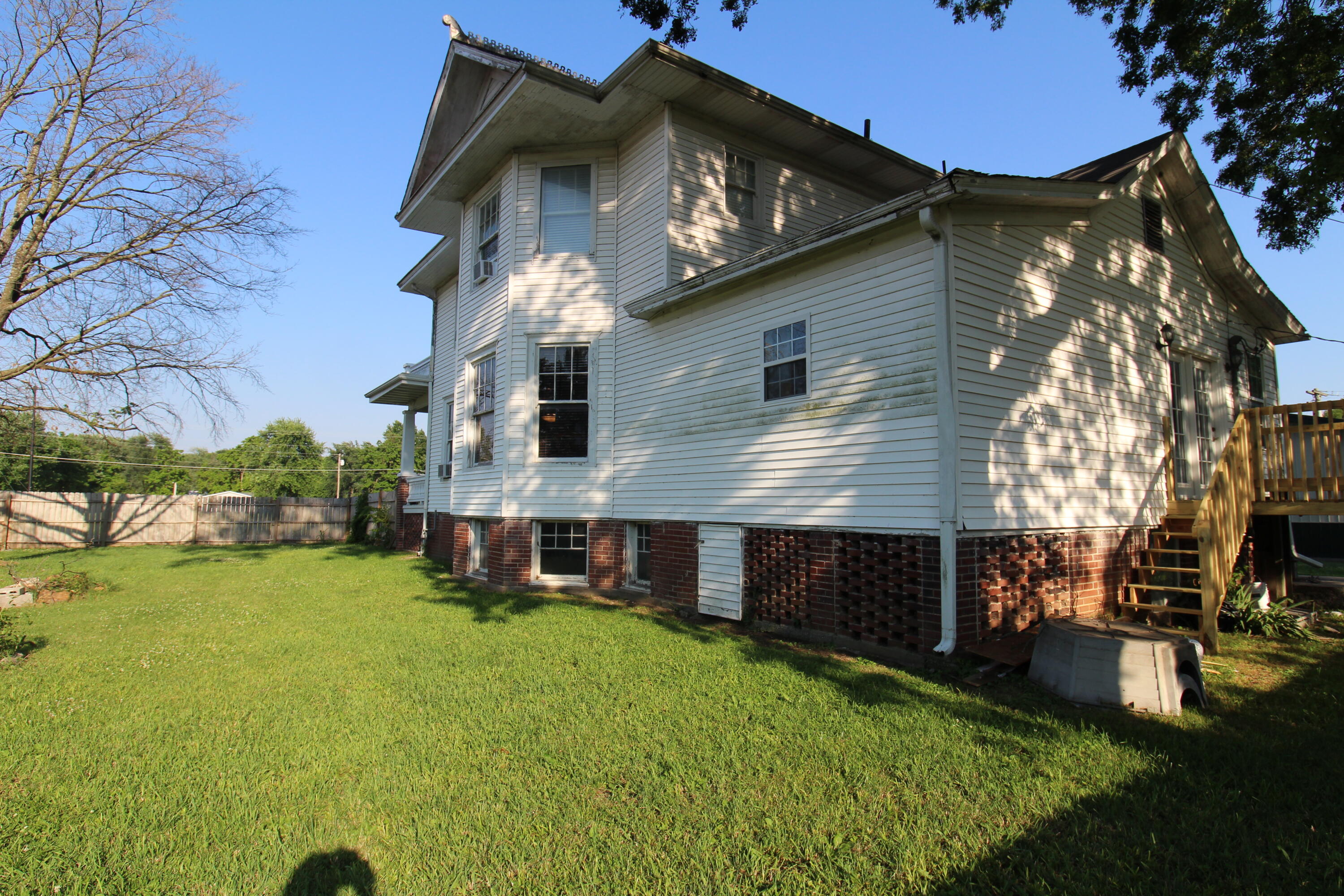 1001 South Main Street Property Photo 4