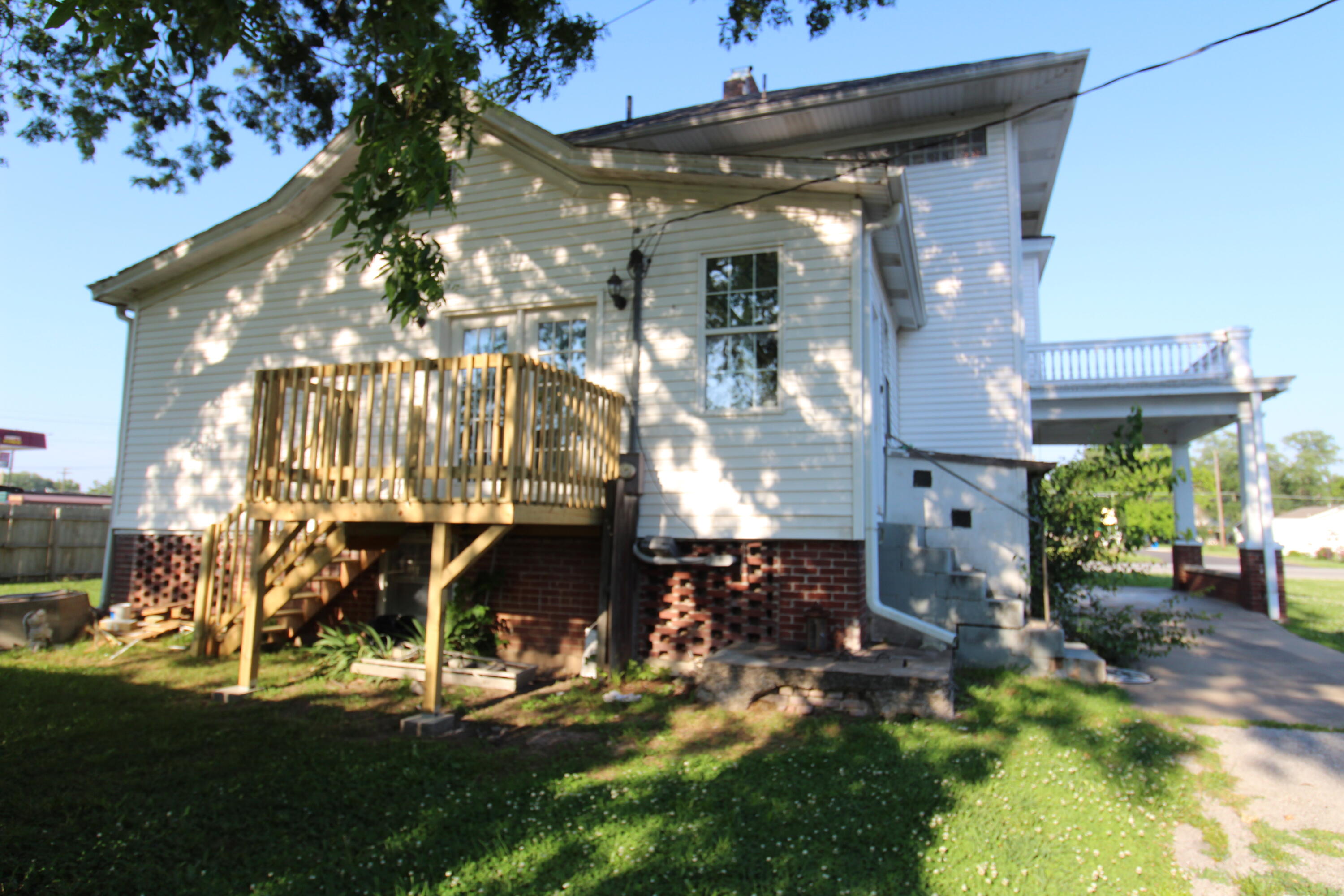 1001 South Main Street Property Photo 7