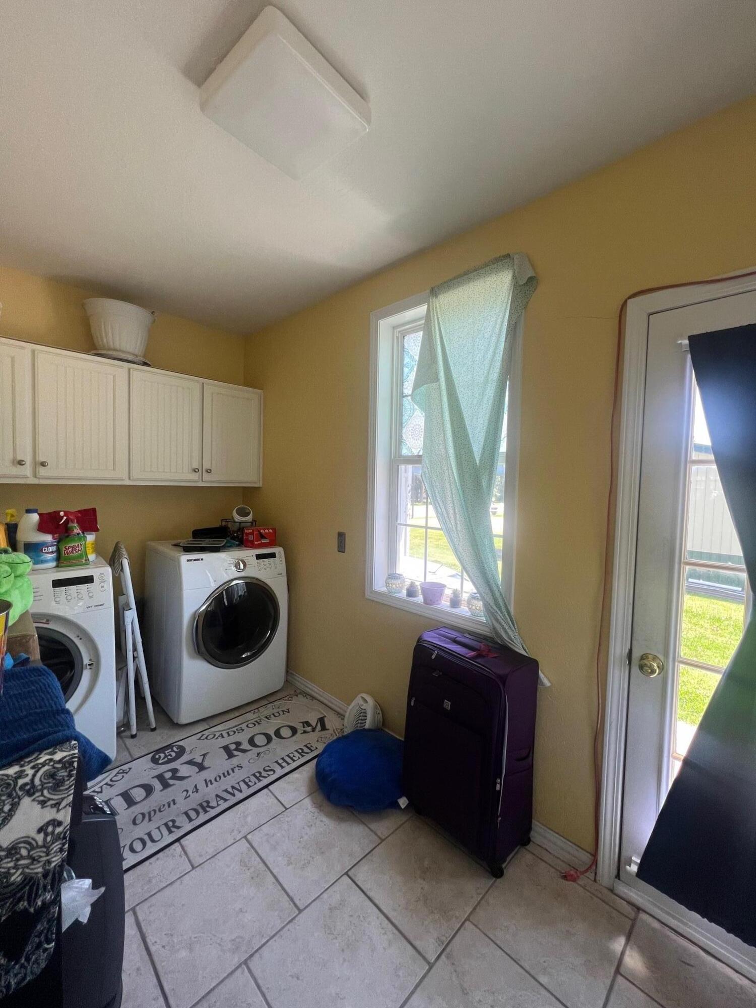 1001 South Main Street Property Photo 23