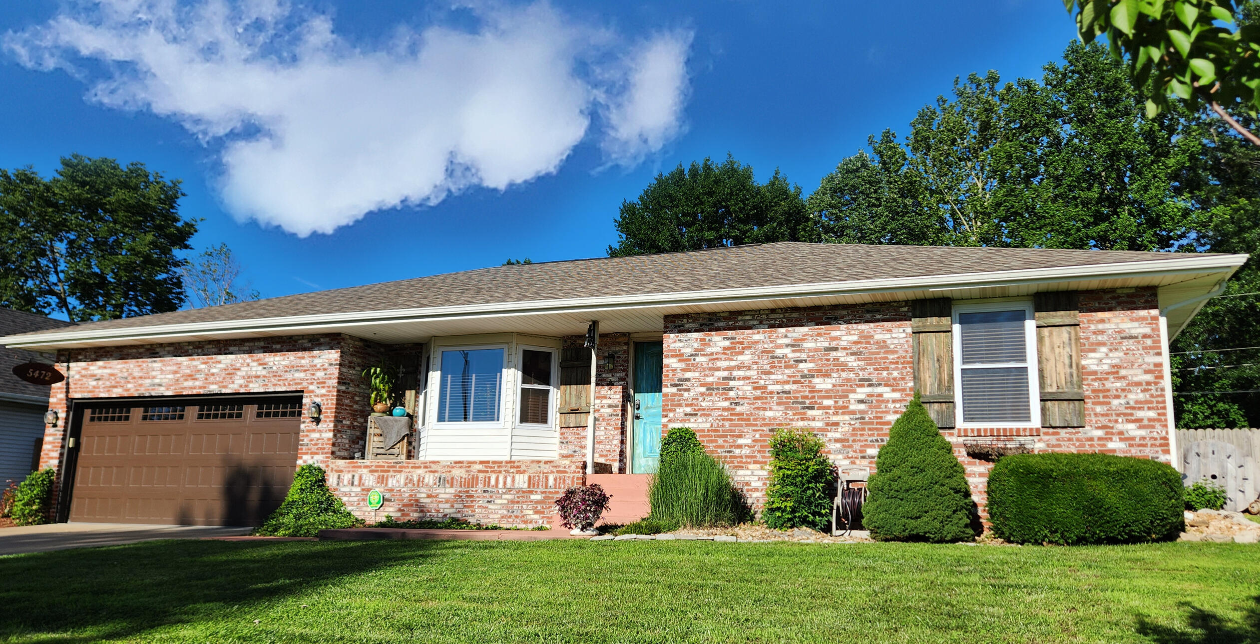 5472 South Jefferson Avenue Property Photo 1