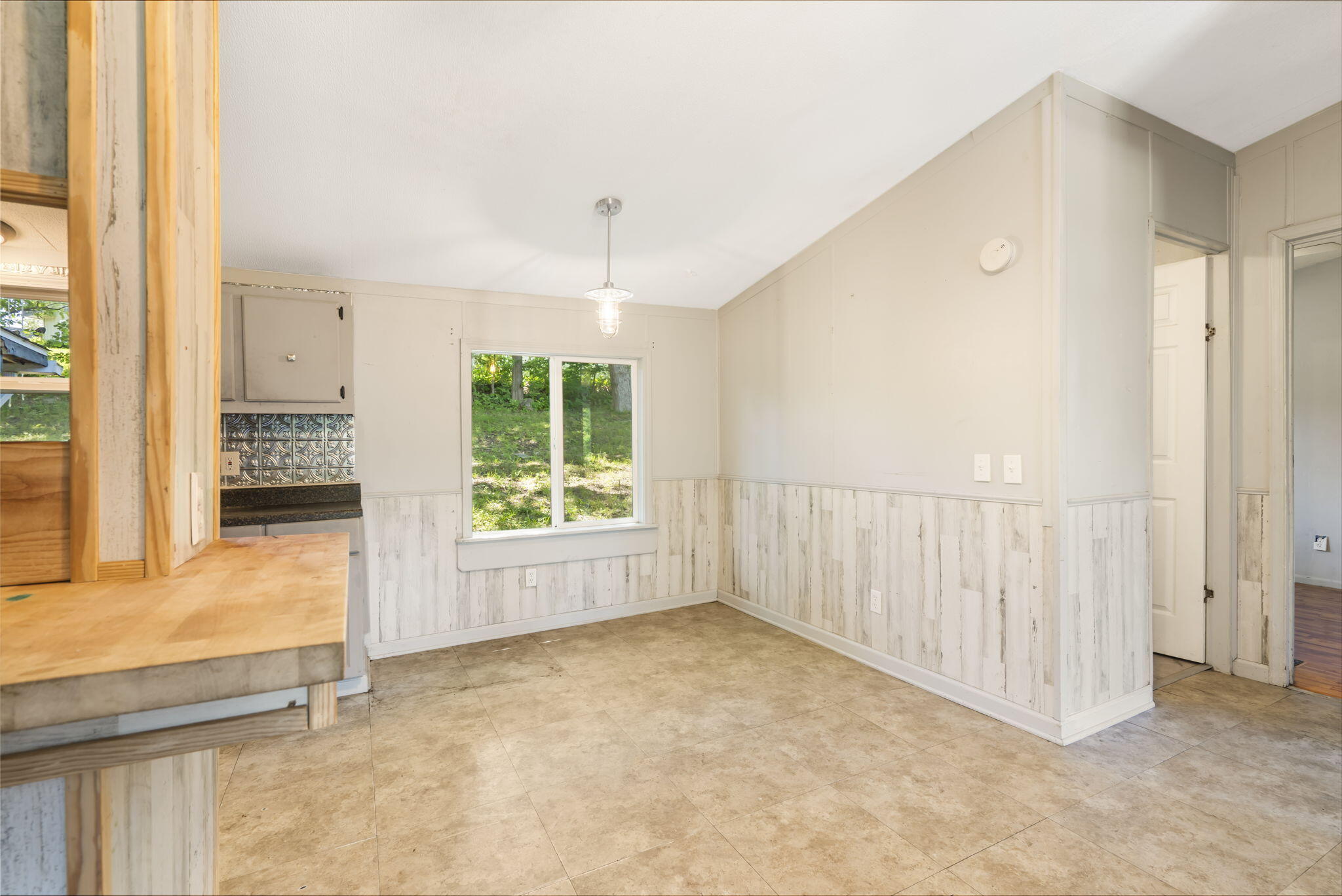 1066 Bird Road Property Photo 9