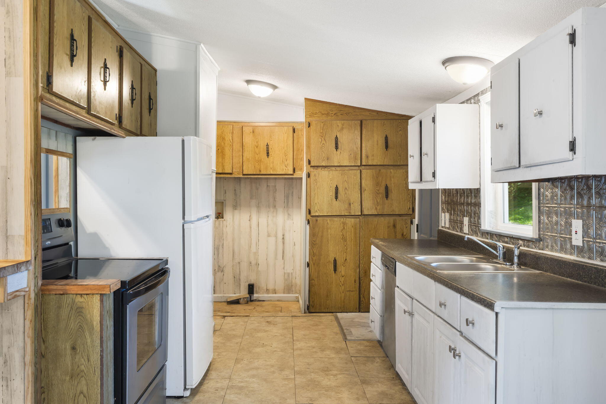 1066 Bird Road Property Photo 11