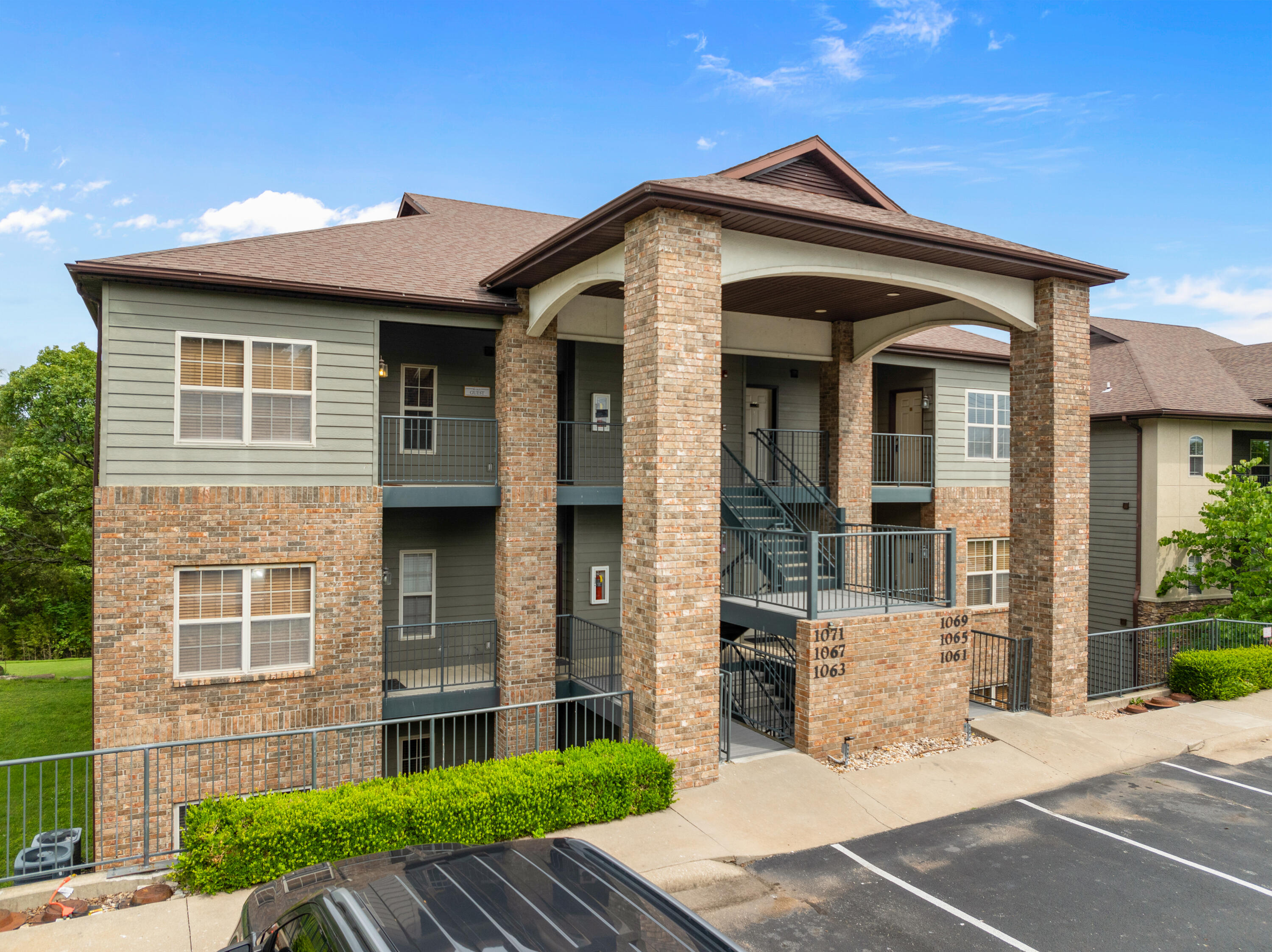 1069 Golf Drive Property Photo 1