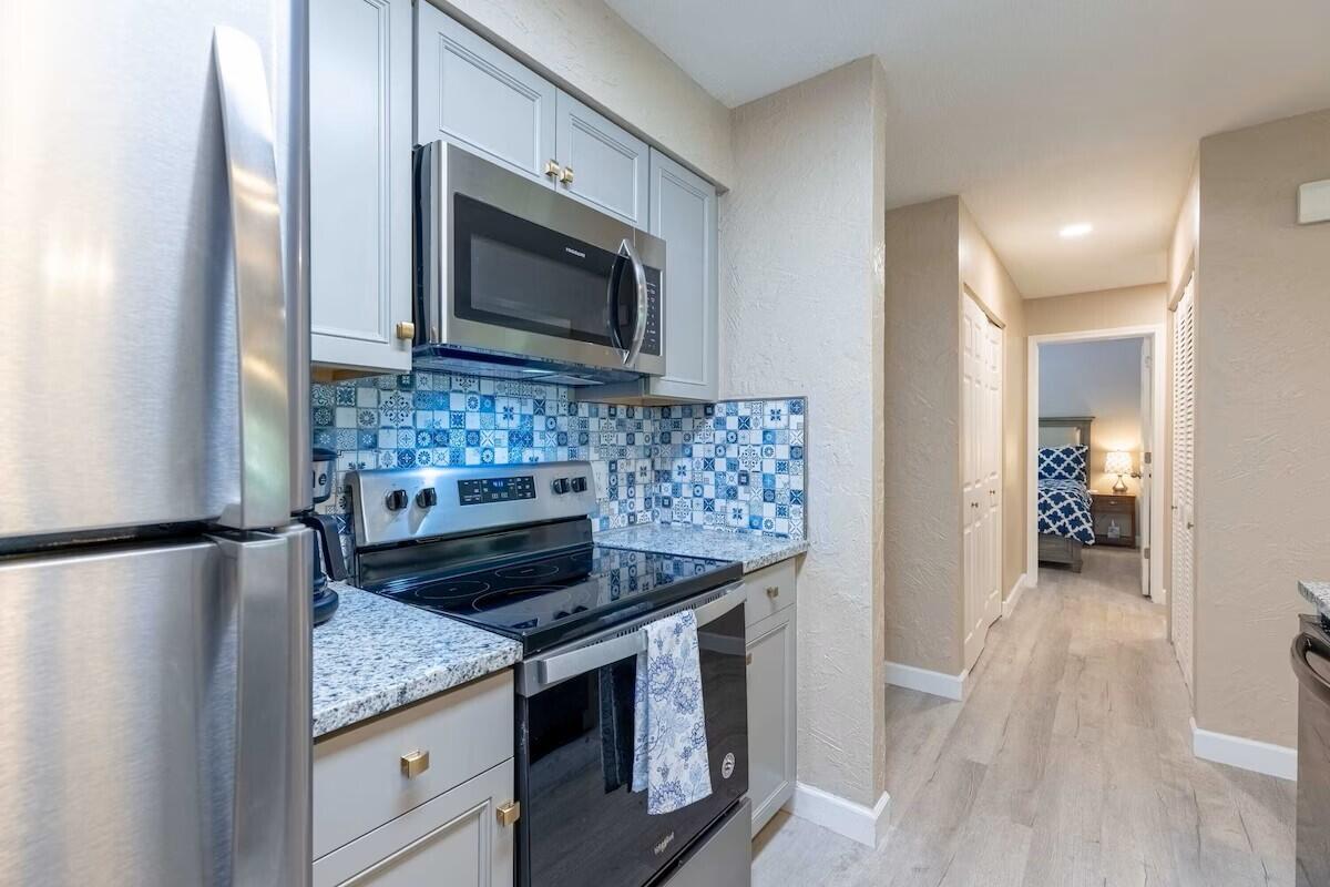 320 Turnberry Drive Property Photo 11