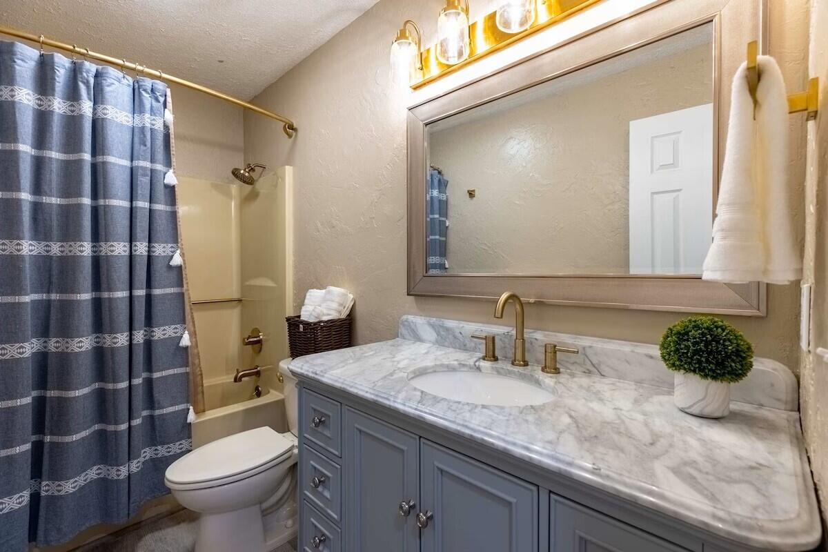320 Turnberry Drive Property Photo 19