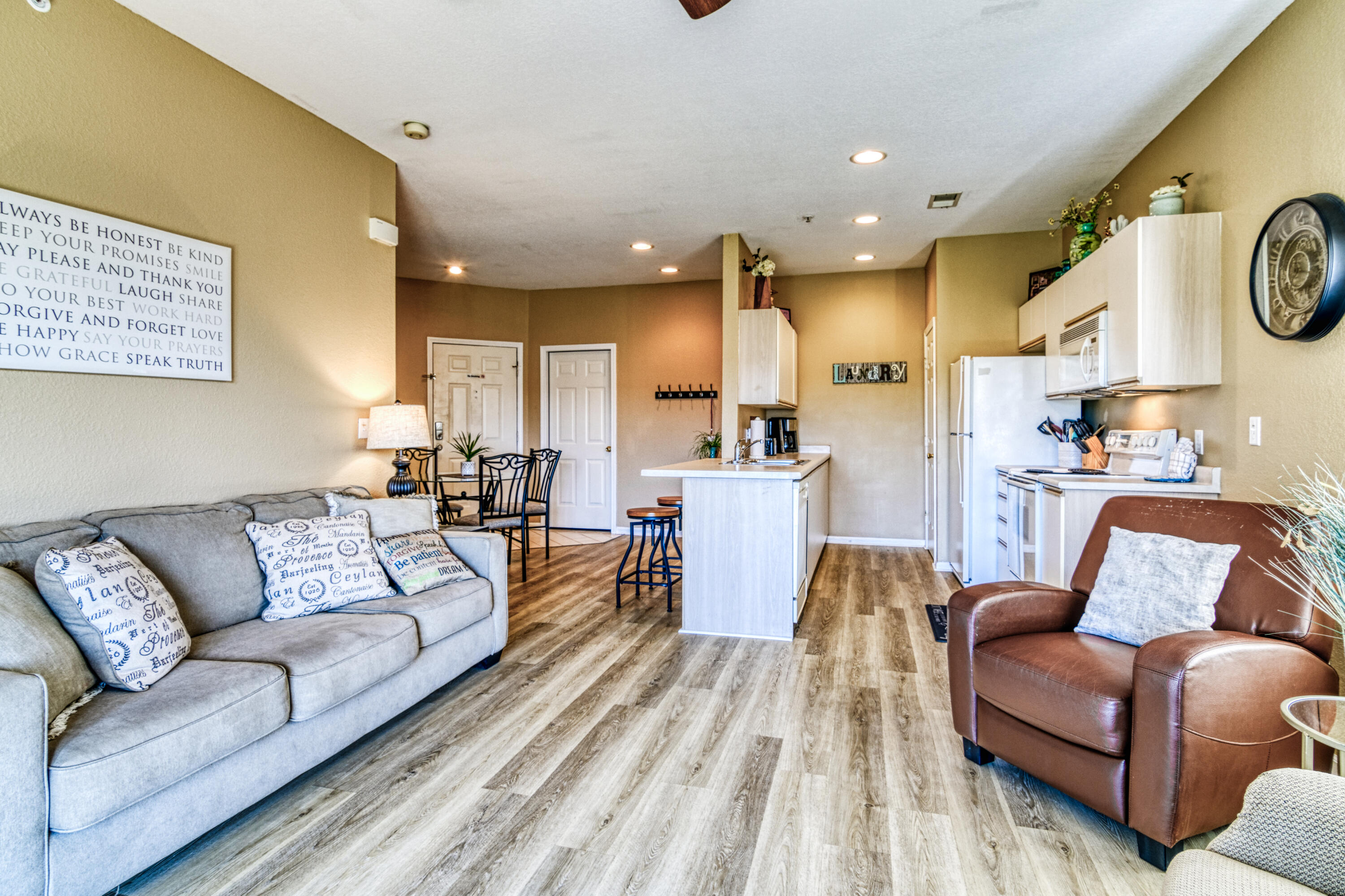 835 Fairview Street Property Photo 8