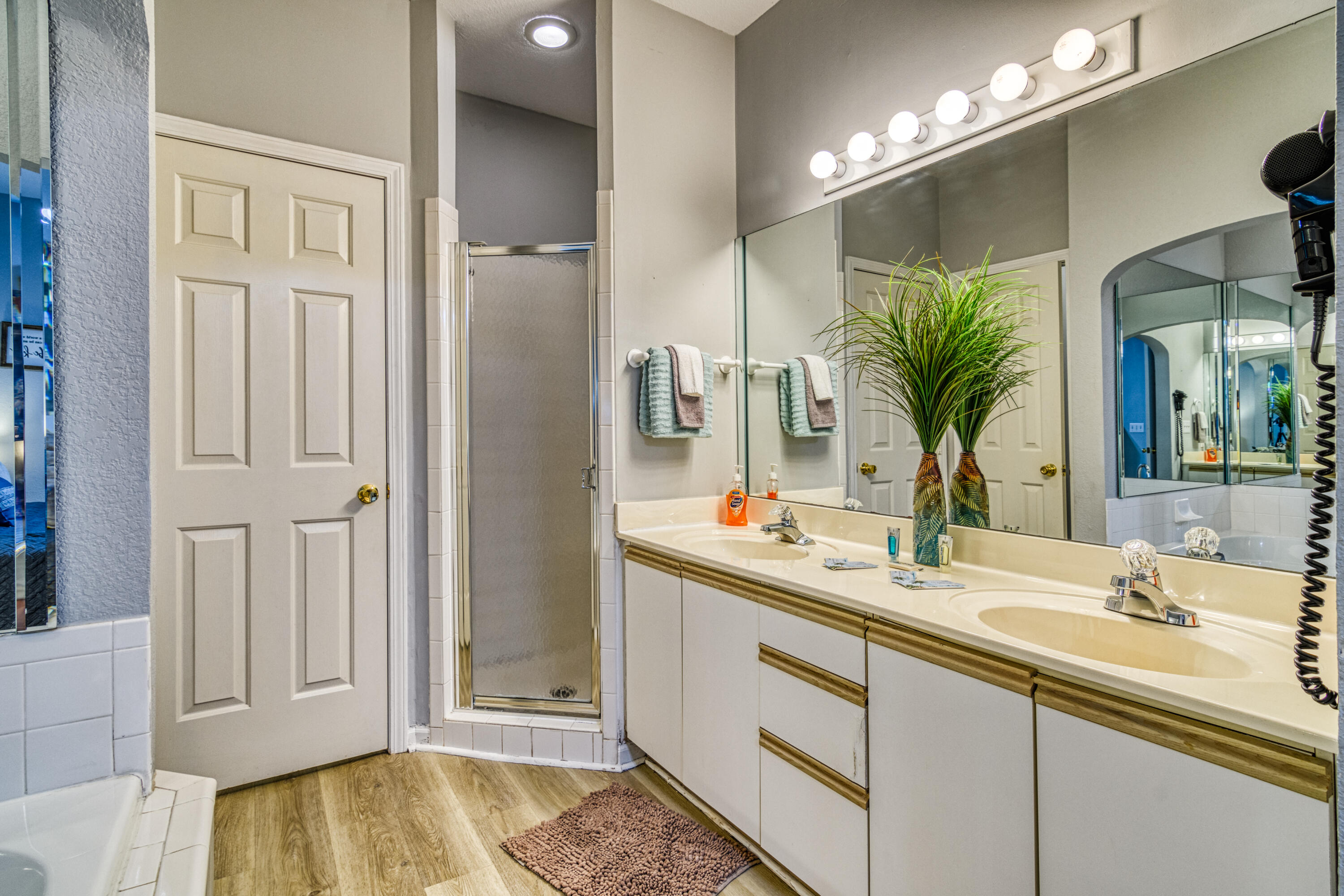 835 Fairview Street Property Photo 13