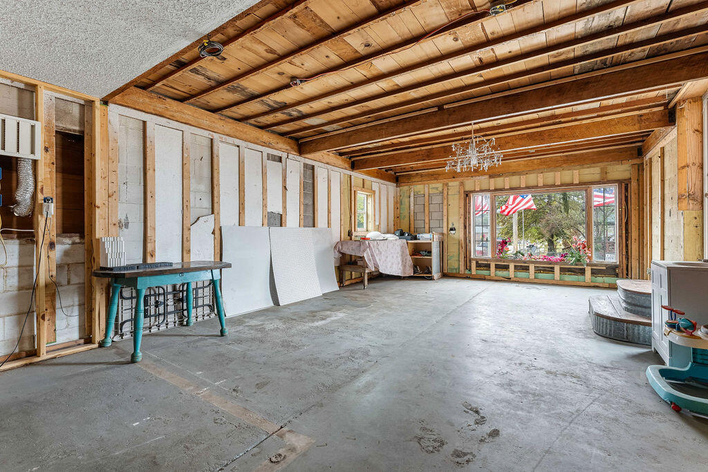102 North Walnut Street Property Photo 30