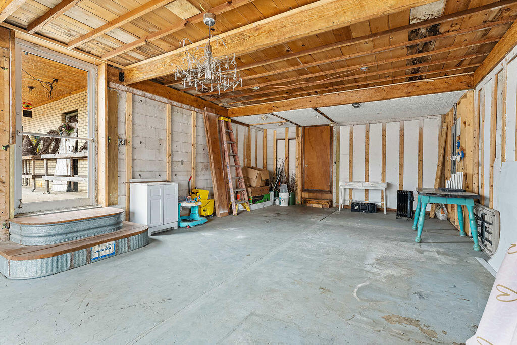 102 North Walnut Street Property Photo 31