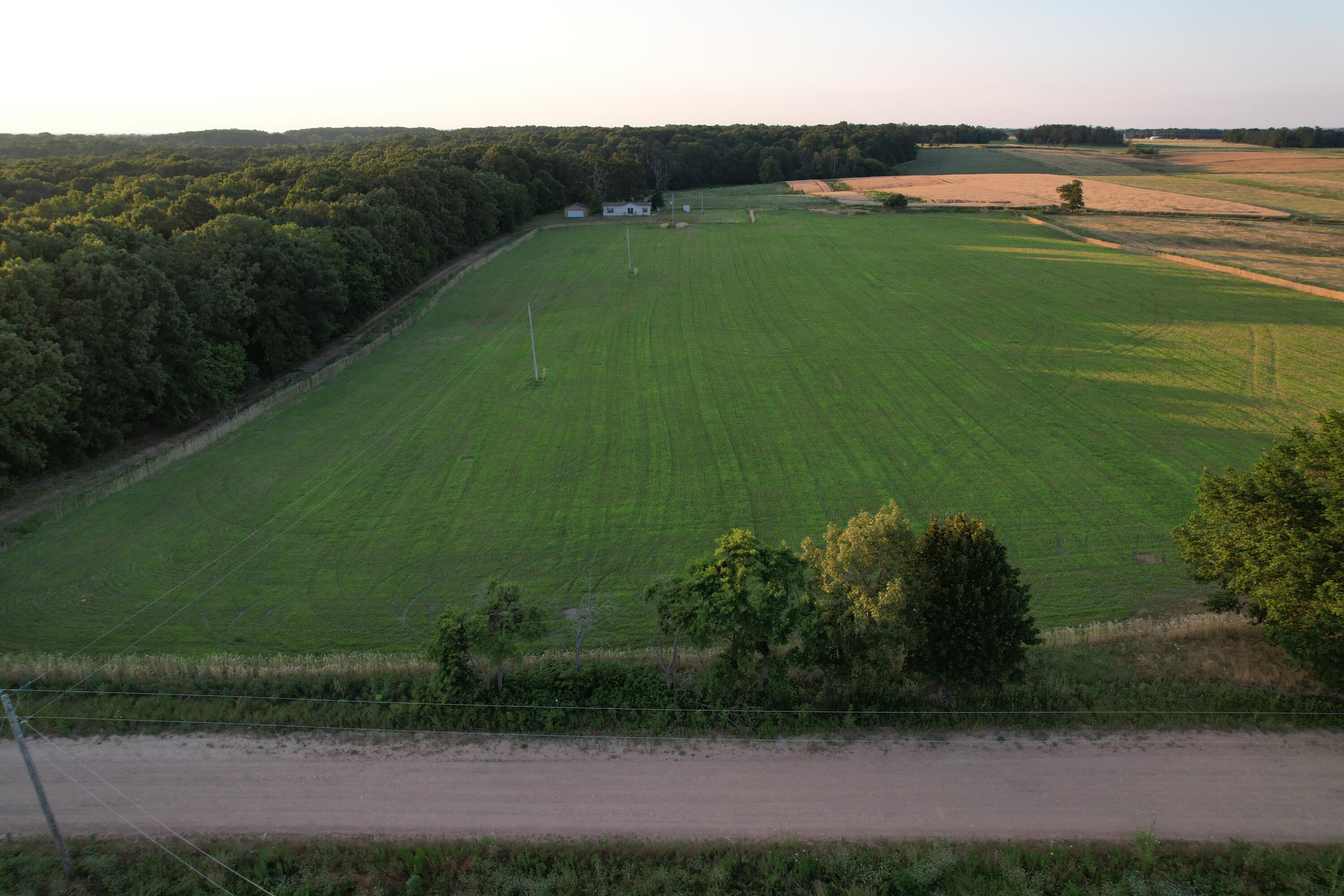 26548 Foliage Road Property Photo 5