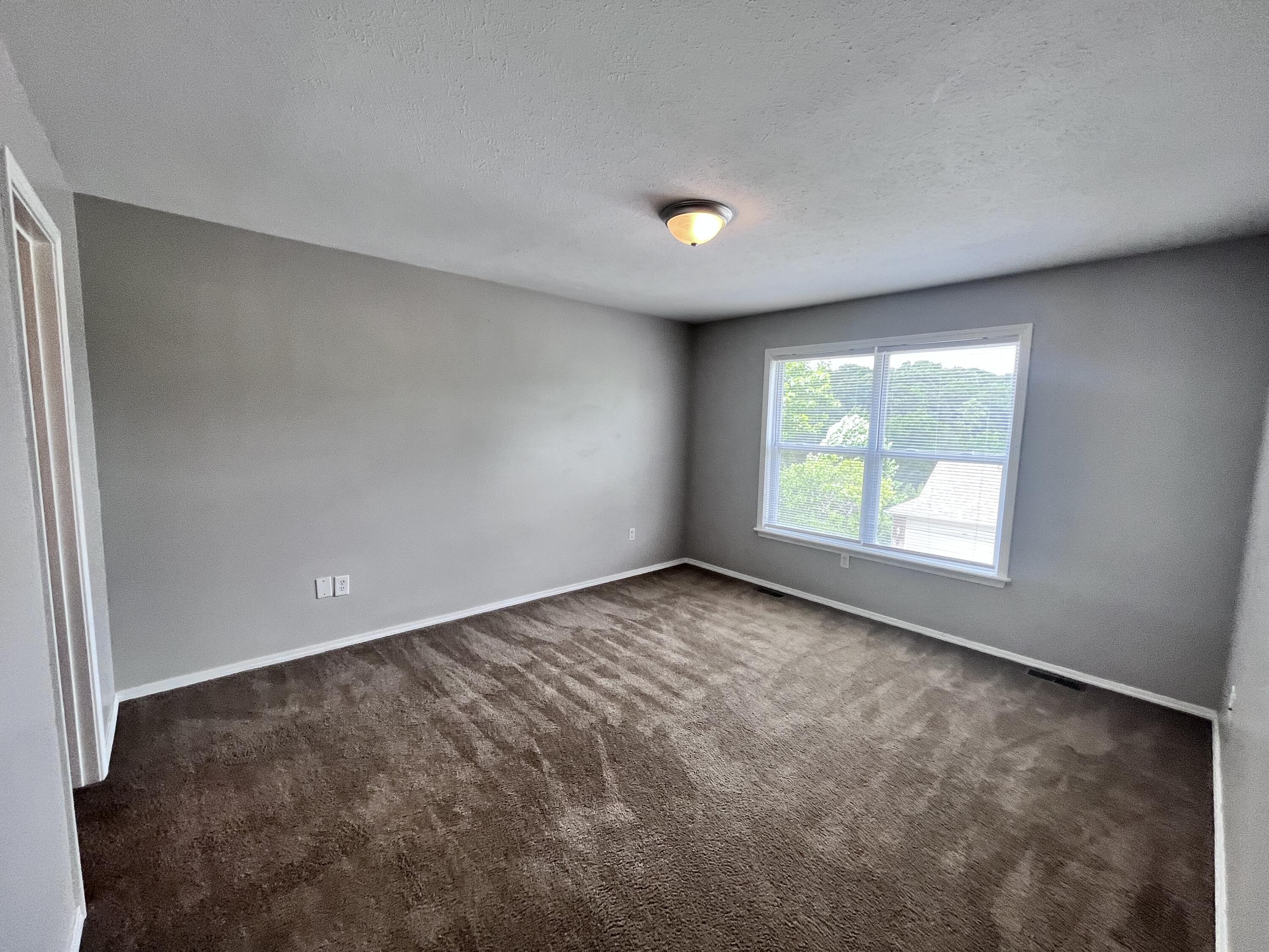 596 Van Buren Road Property Photo 14