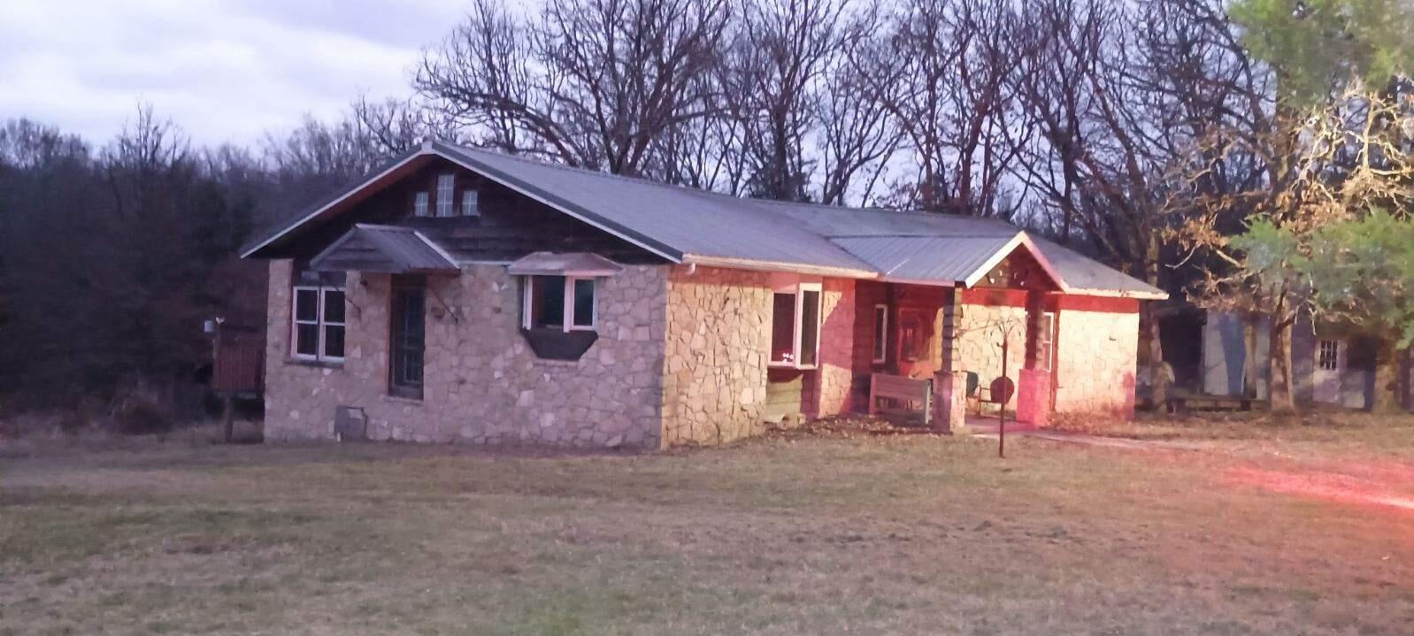 28 Danbury Lane Property Photo