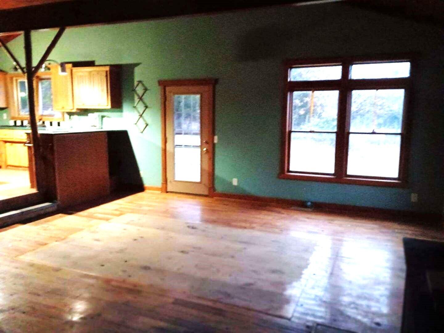 28 Danbury Lane Property Photo 3