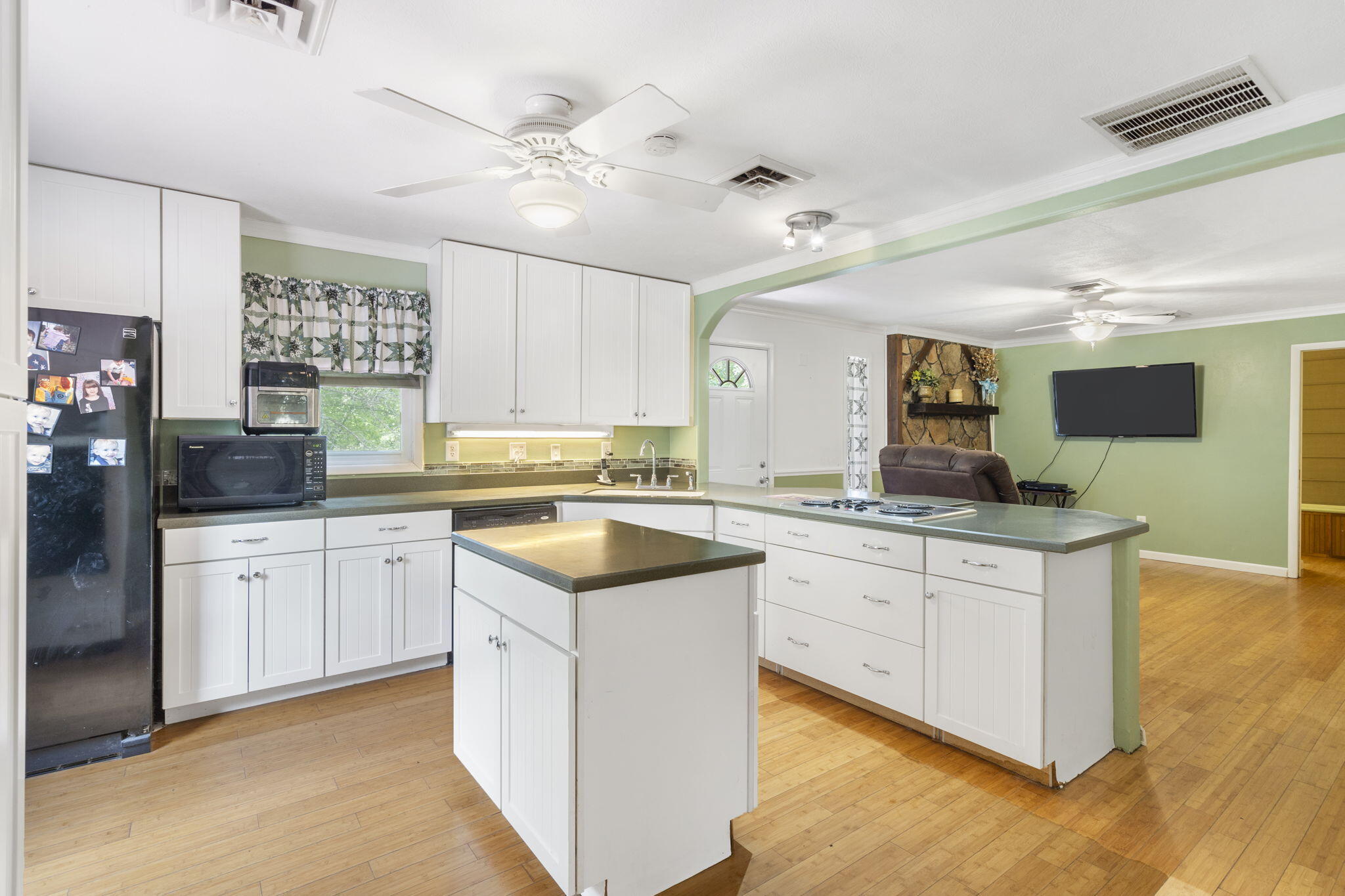 4574 Fall Creek Road Property Photo 13