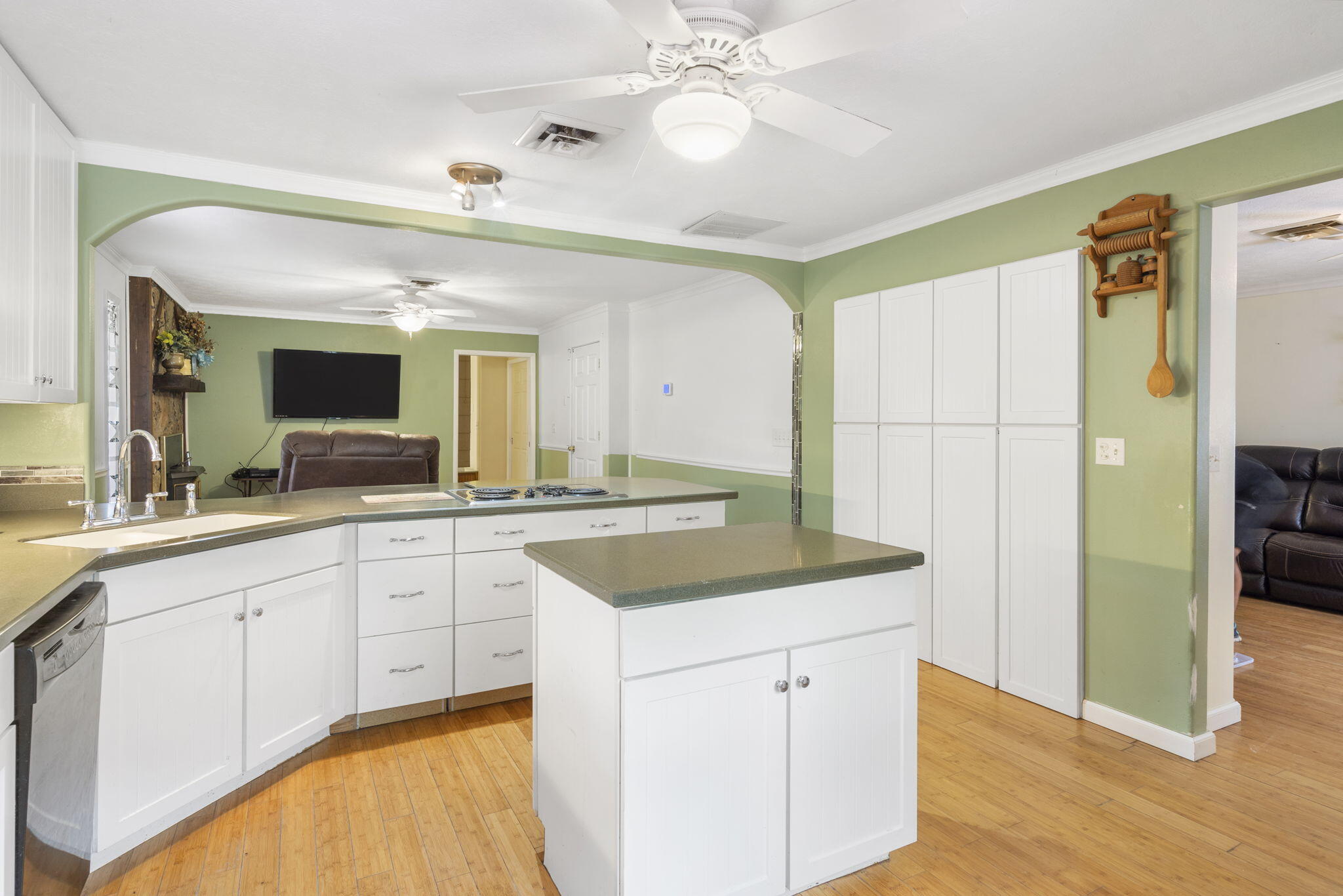 4574 Fall Creek Road Property Photo 15