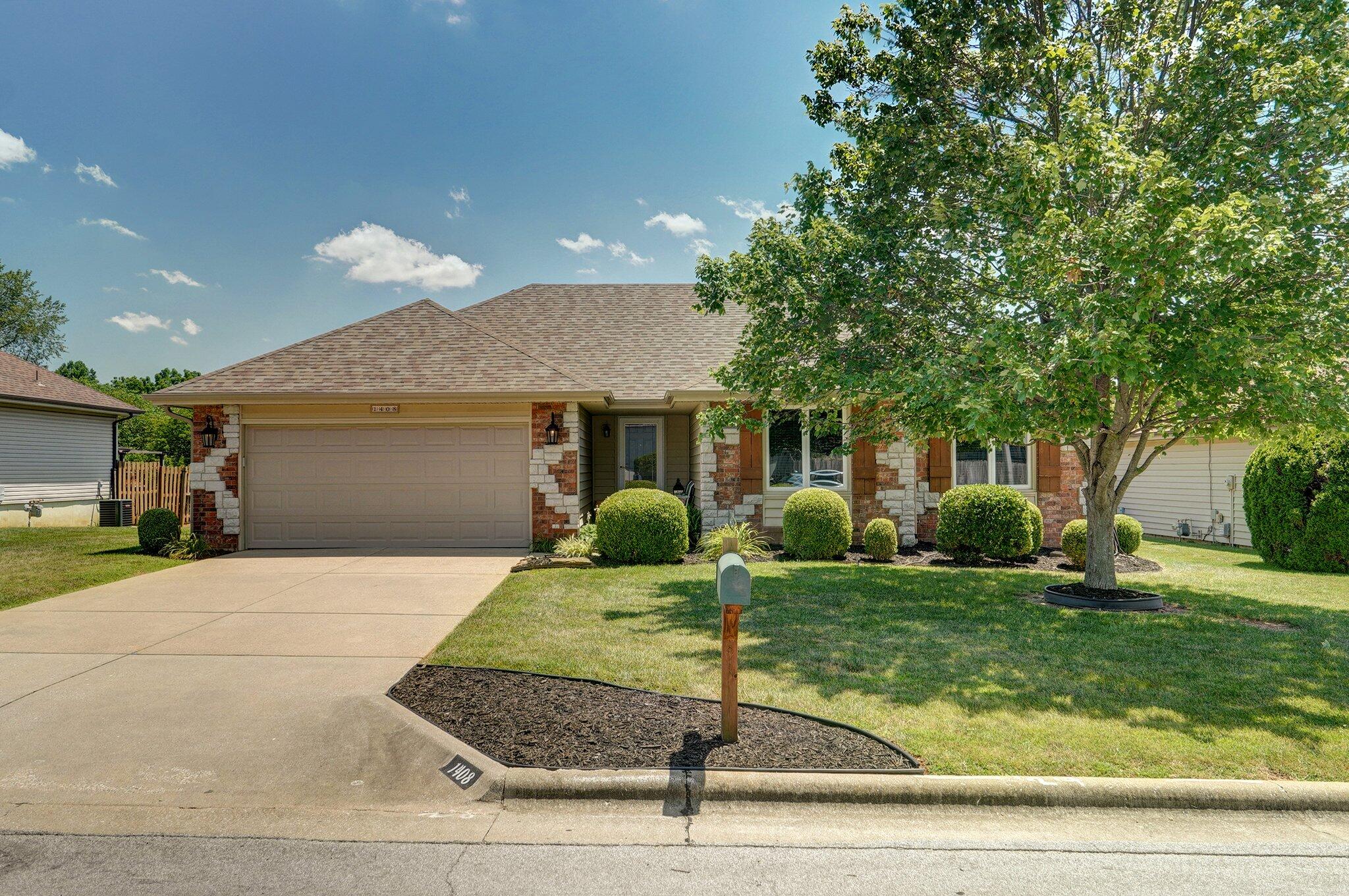 1408 West Deerfield Street Property Photo 1