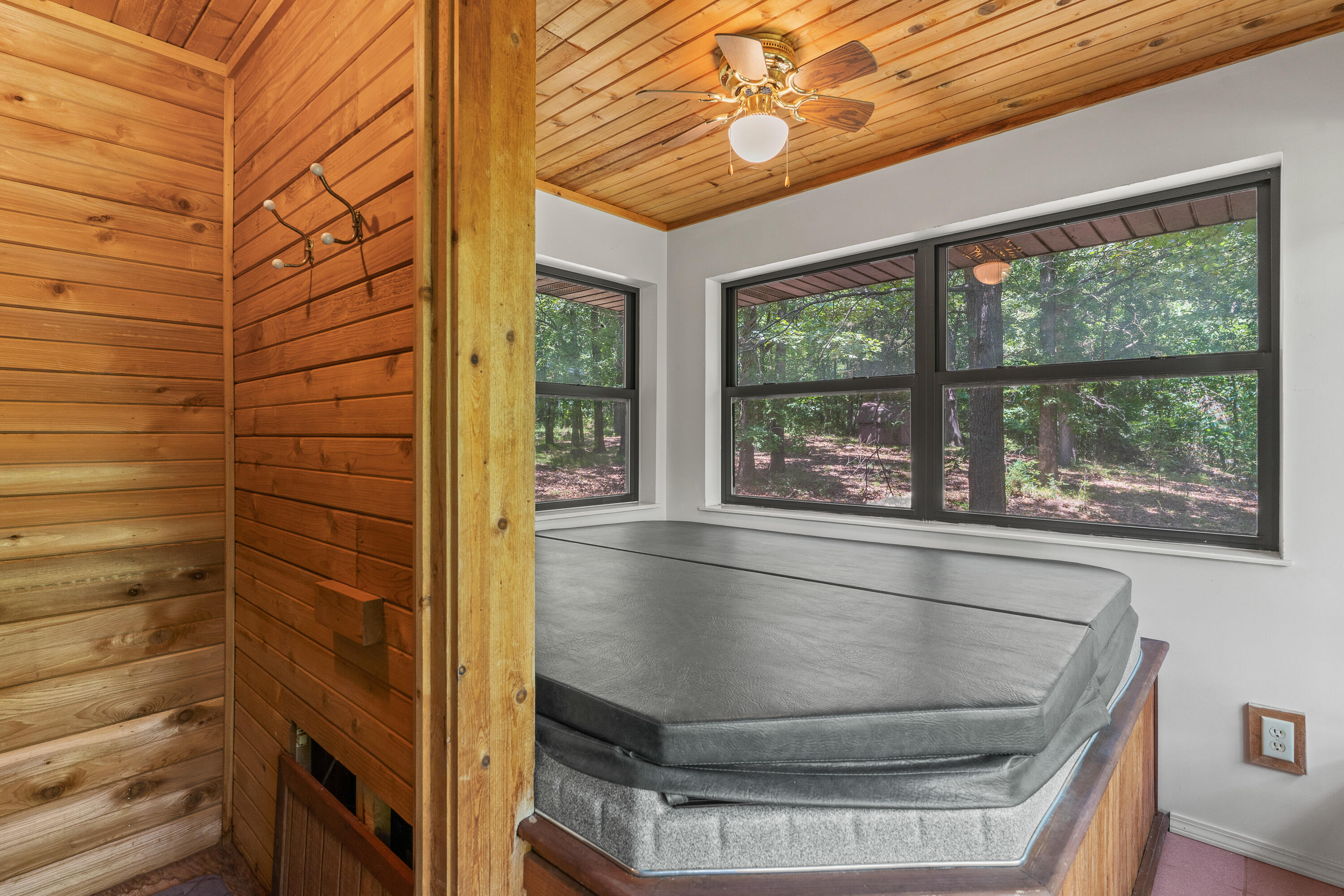 8756 West Farm Road 124 Property Photo 25