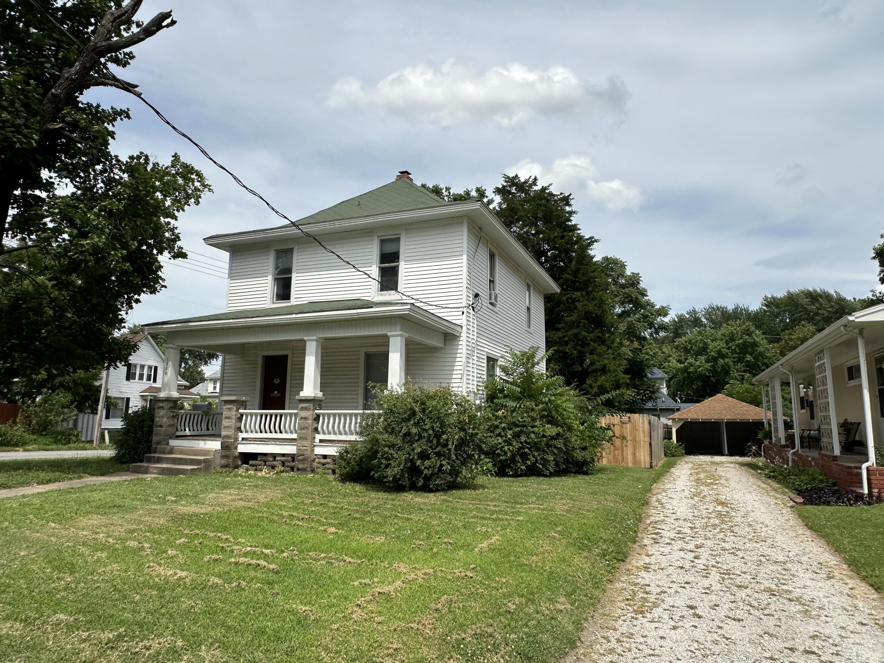 1230 North Grant Avenue Property Photo 3