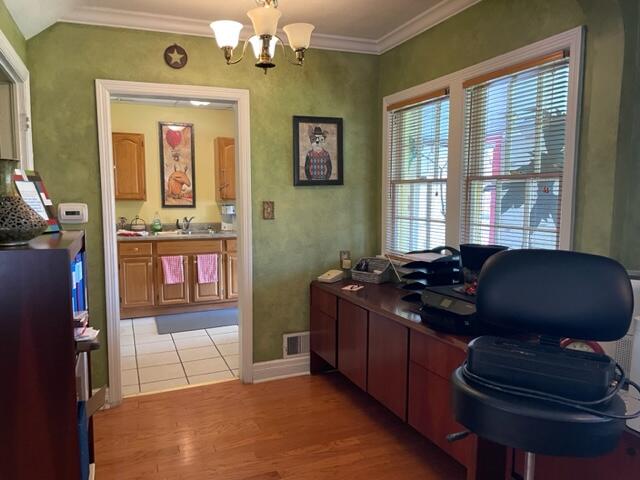 1737 East Walnut Street Property Photo 4