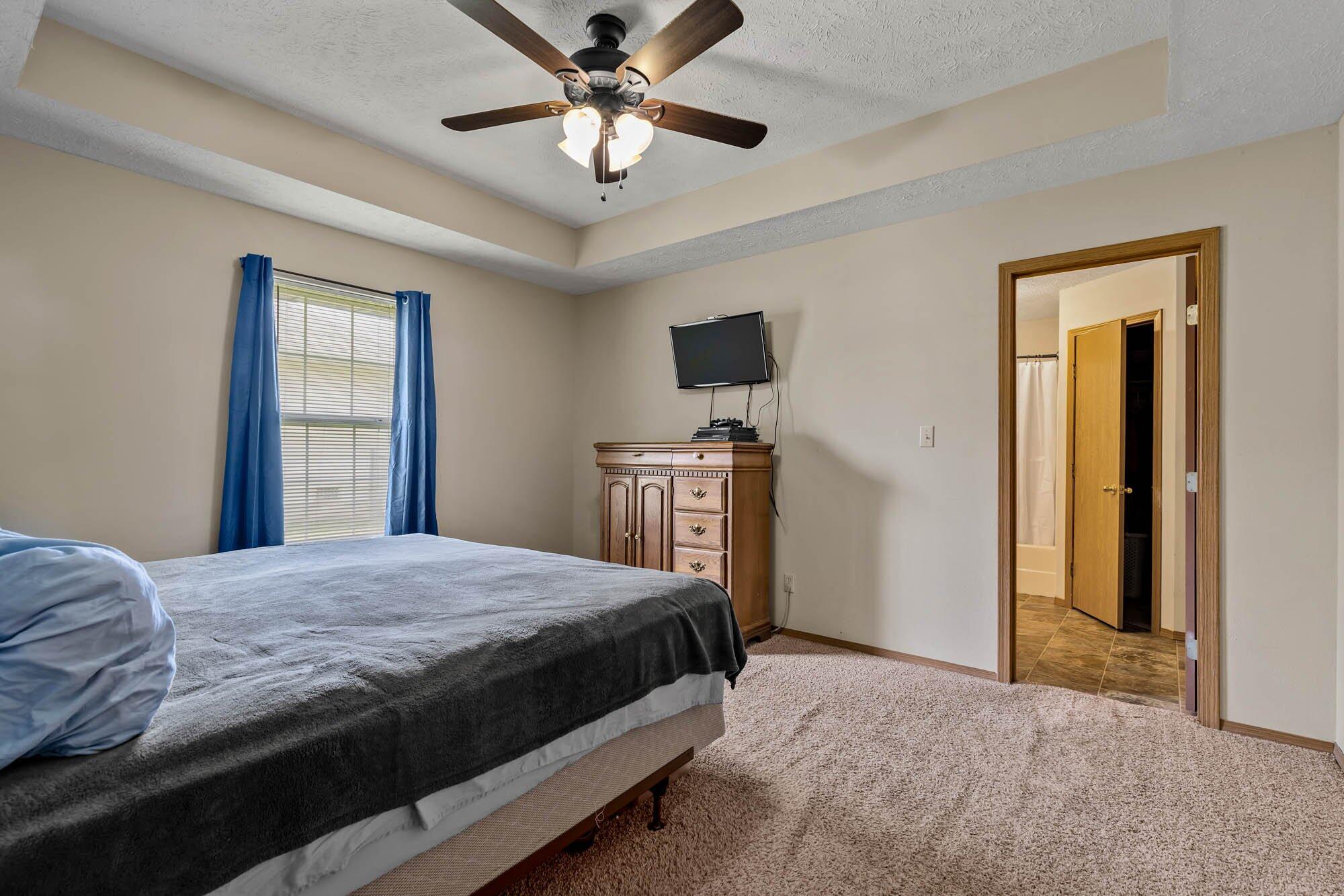 919 South Central Avenue Property Photo 8