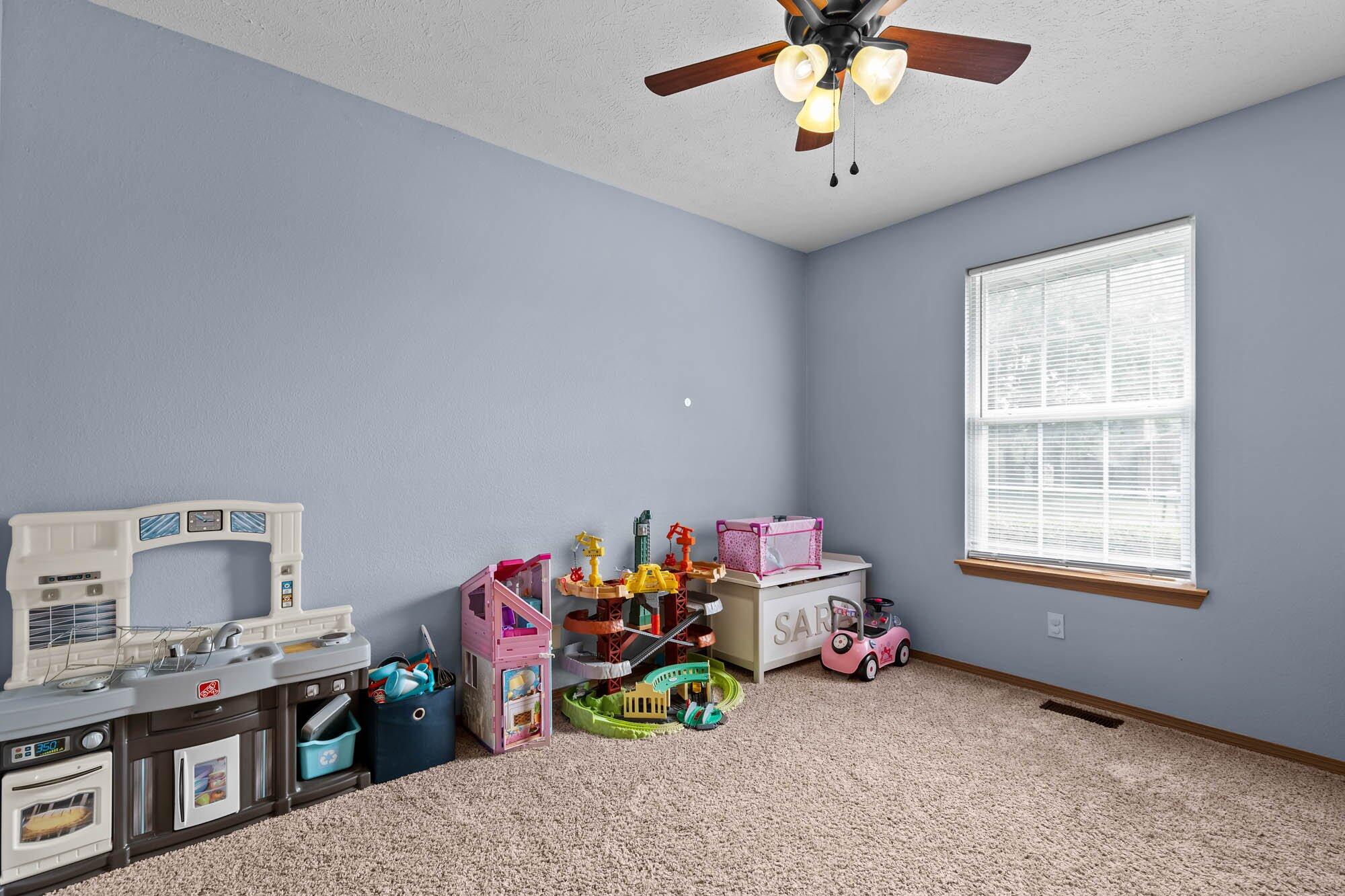 919 South Central Avenue Property Photo 14