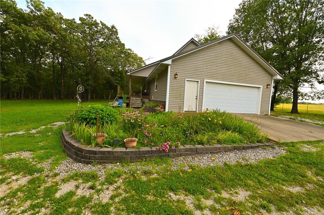 1220 Northwest E Highway Property Photo 12
