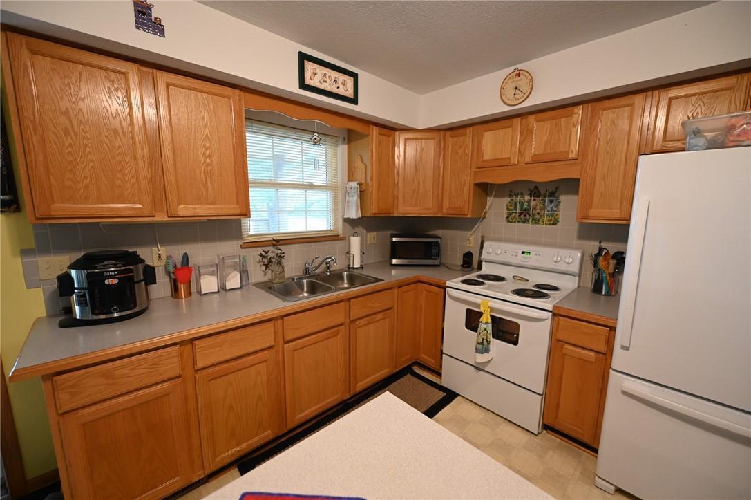 1220 Northwest E Highway Property Photo 13