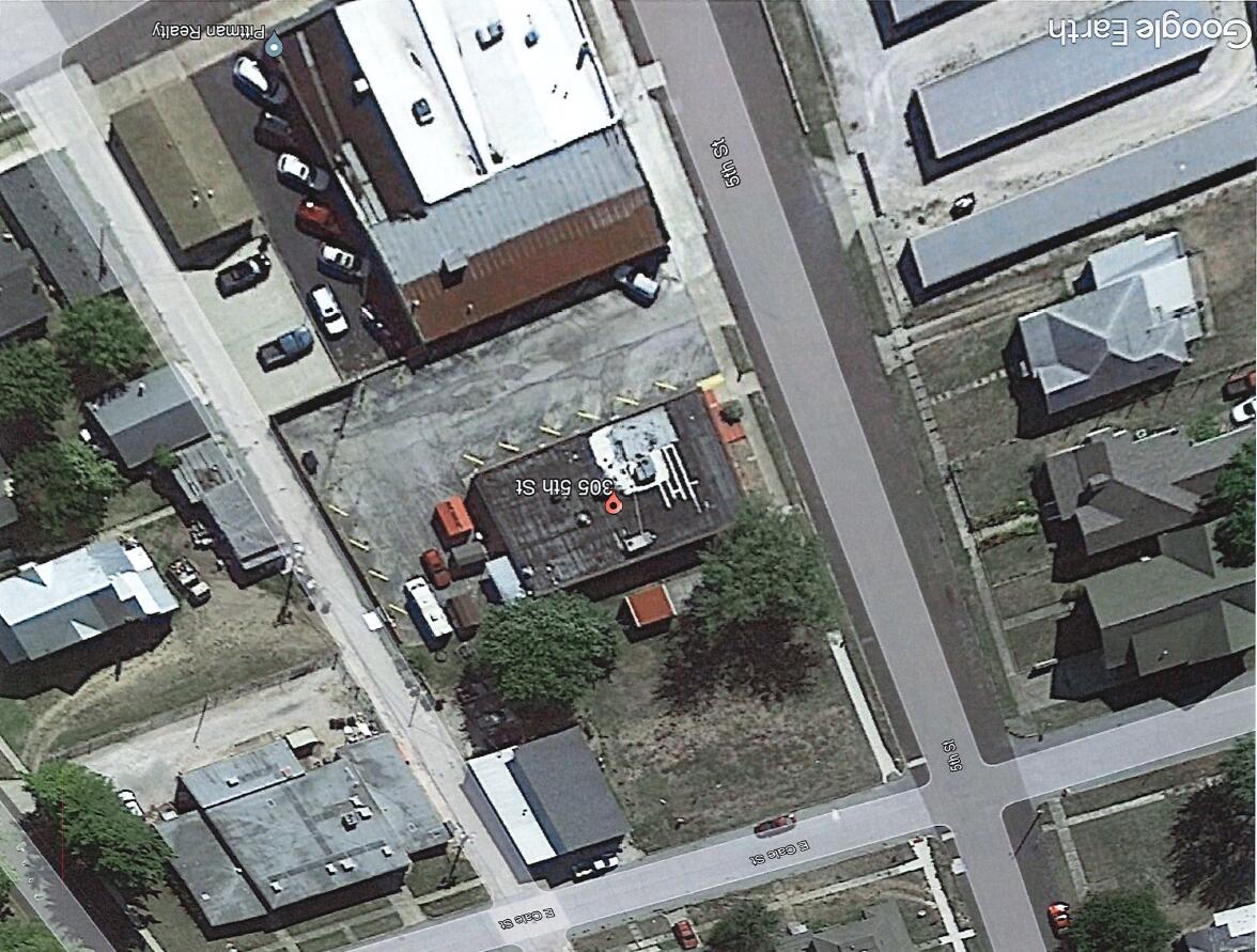 305 5th Street Property Photo 2