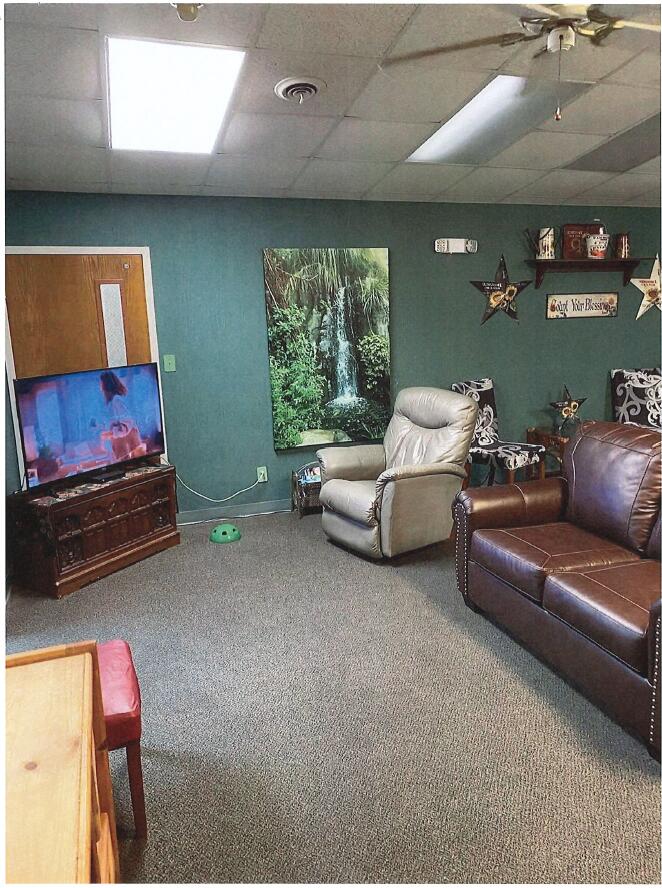 305 5th Street Property Photo 3
