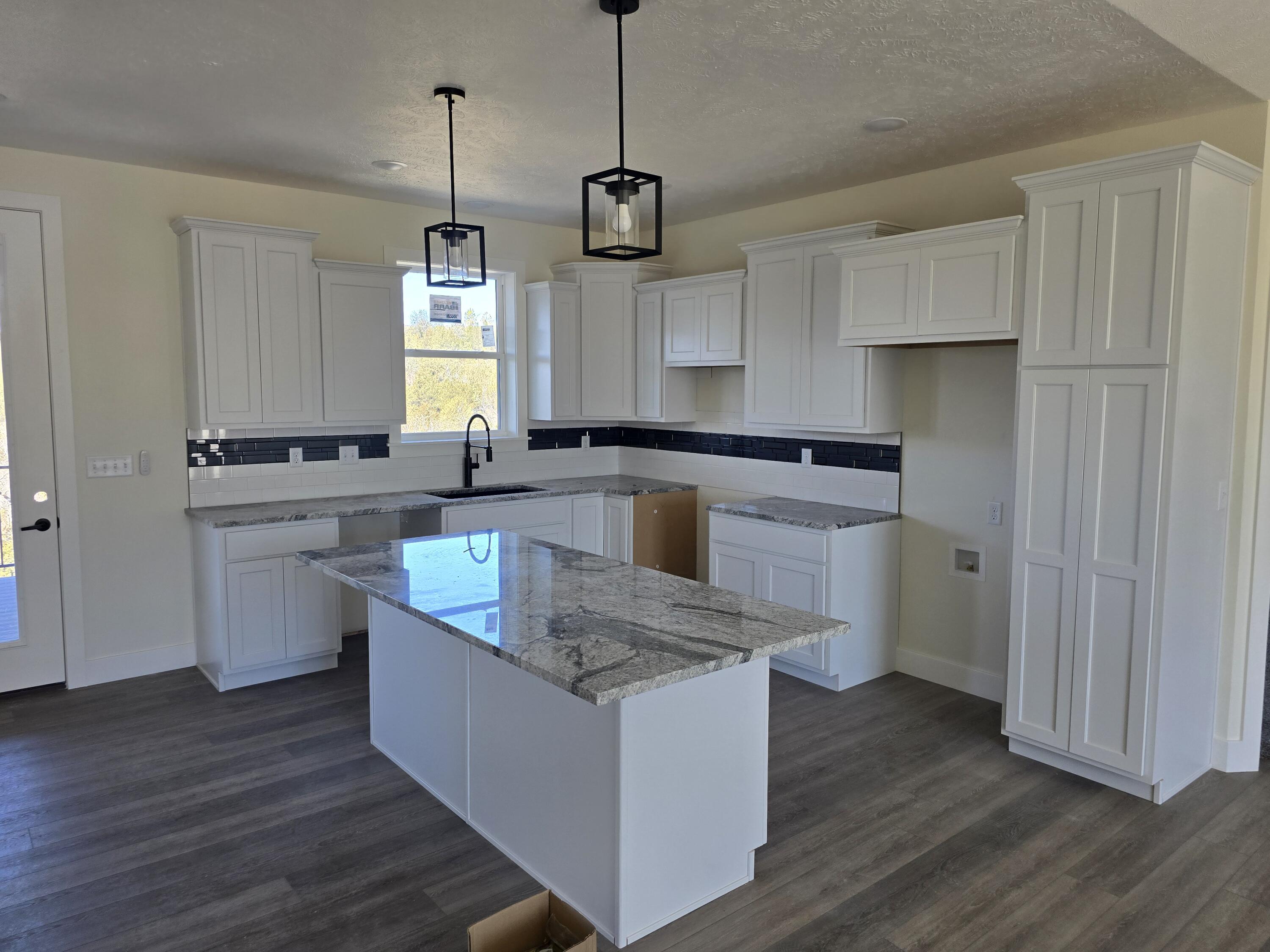 1541 Forest Lake Property Photo 7