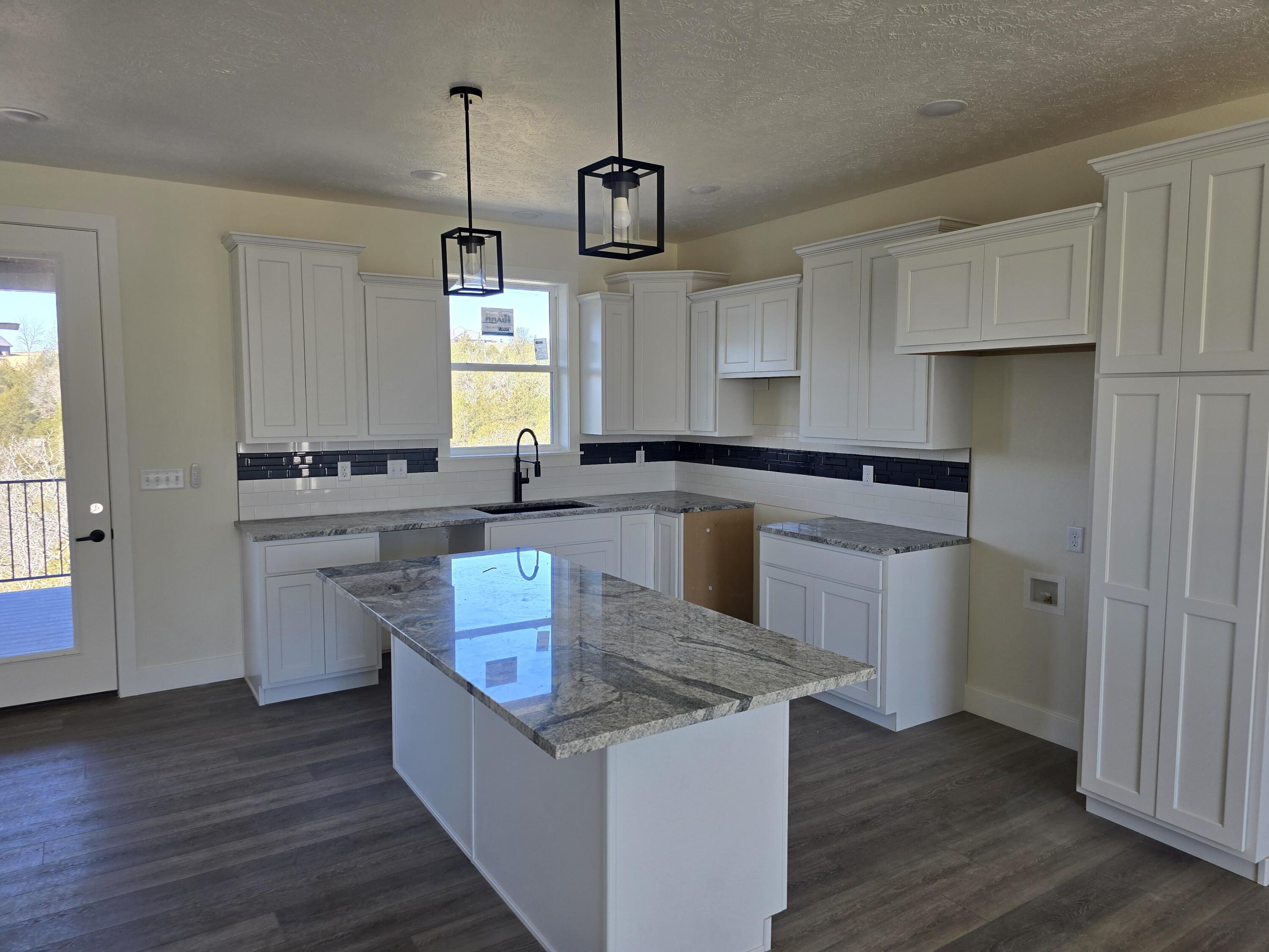 1541 Forest Lake Property Photo 8