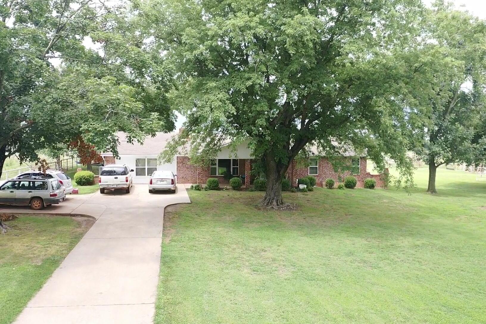 12470 Jim Devault Road Property Photo 26